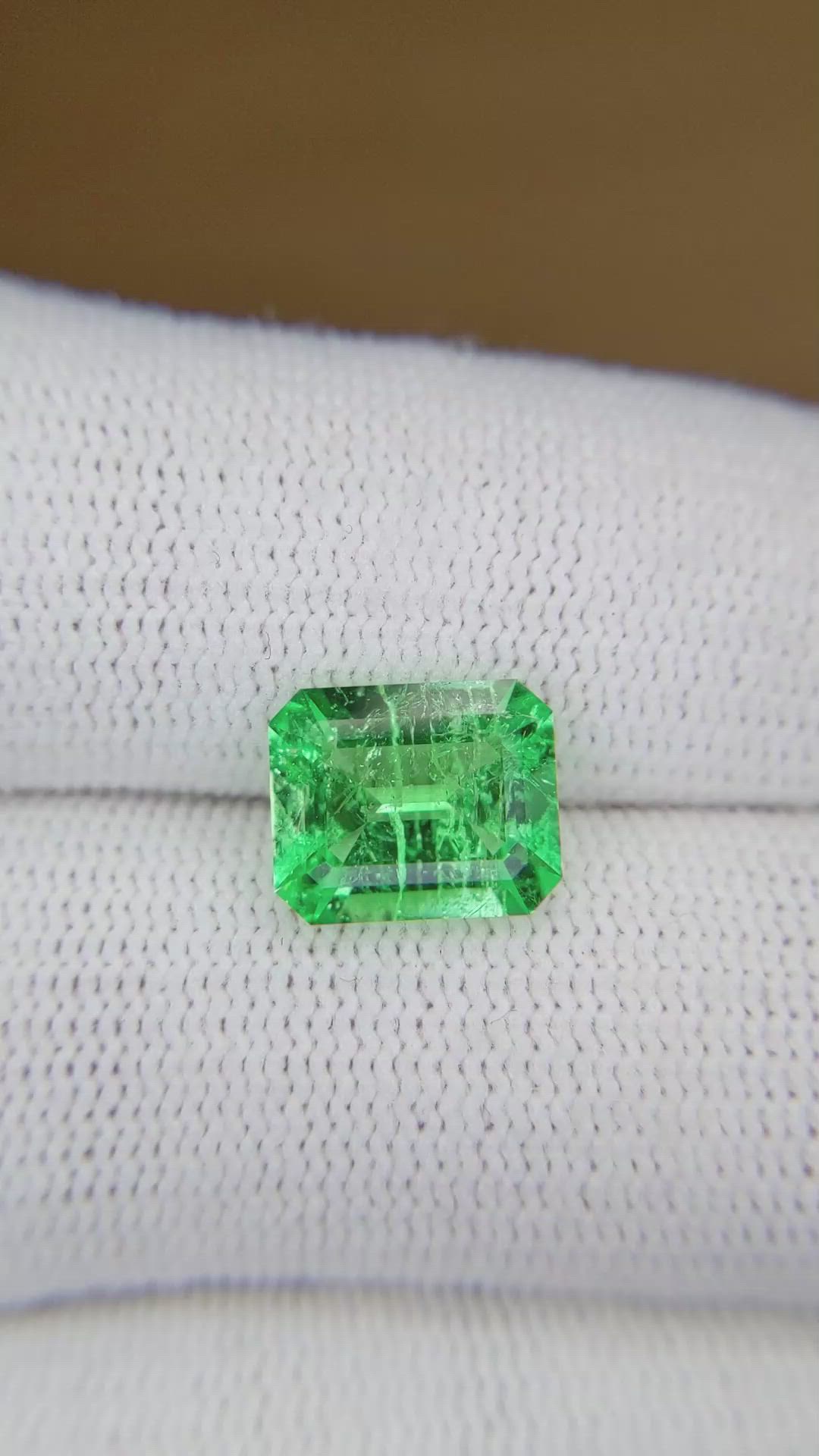 2.66 Ct. Emerald from Colombia Size Video