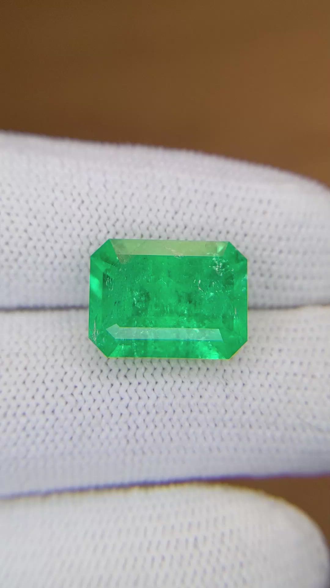 6.09 Ct. Emerald from Colombia Size Video