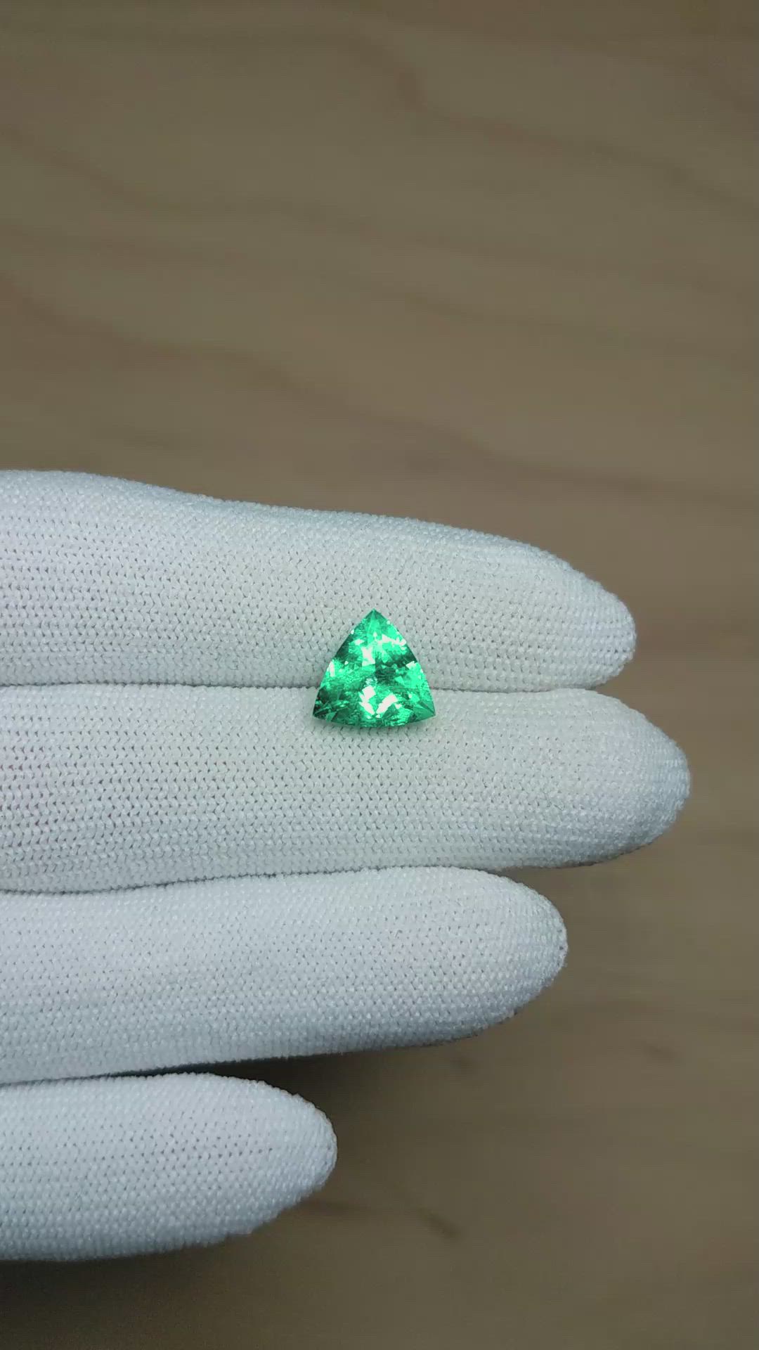 2.50 Ct. Emerald from Colombia Size Video