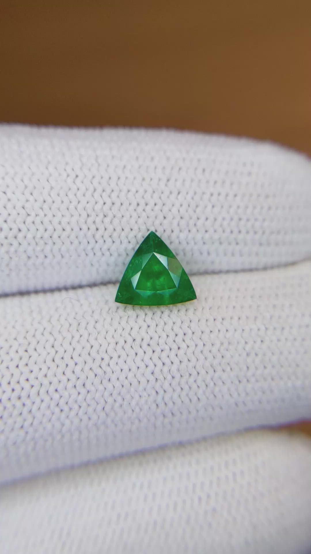 0.78 Ct. Emerald from Colombia Size Video
