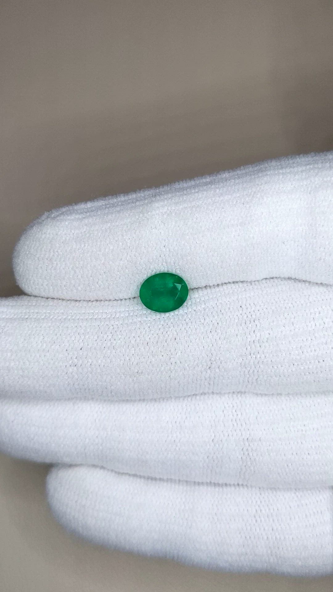 1.05 Ct. Emerald from Colombia Size Video