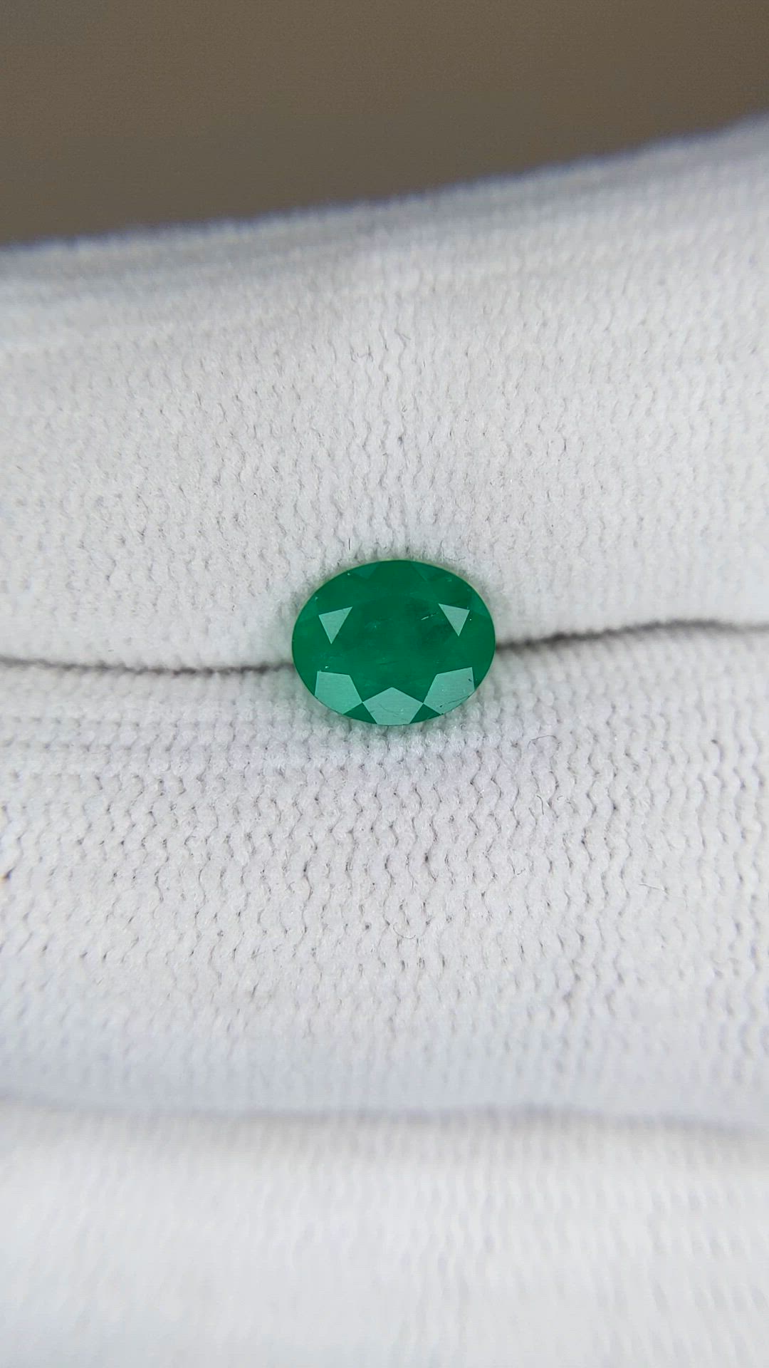 1.05 Ct. Emerald from Colombia Size Video