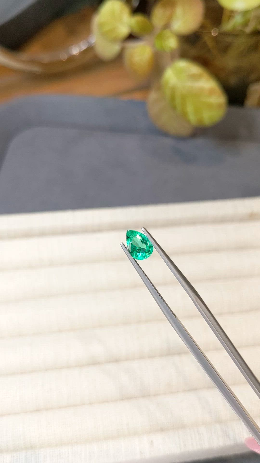 0.92 Ct. Emerald from Colombia Size Video