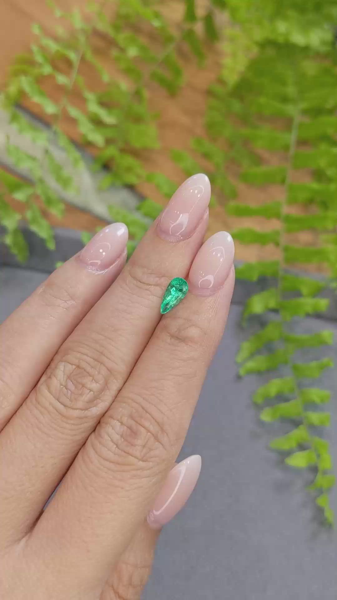 0.70 Ct. Emerald from Colombia Size Video