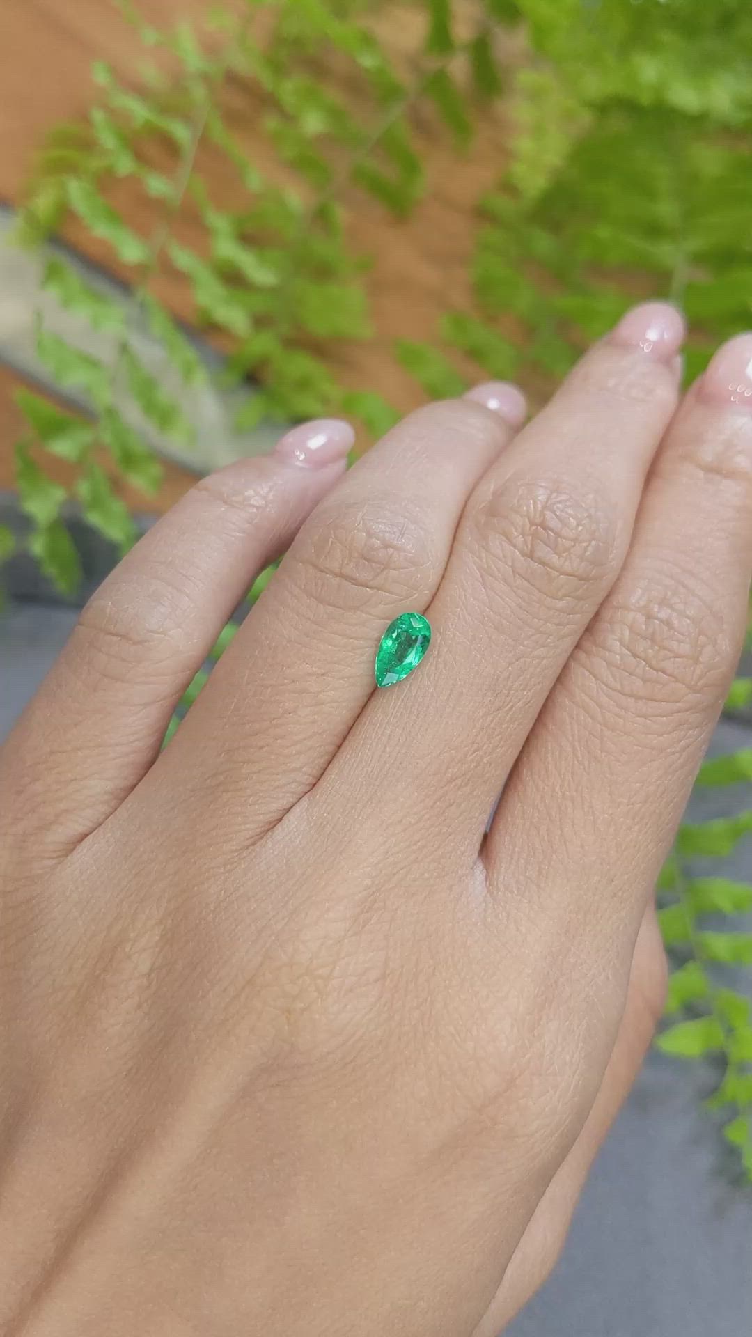 0.65 Ct. Emerald from Colombia Size Video
