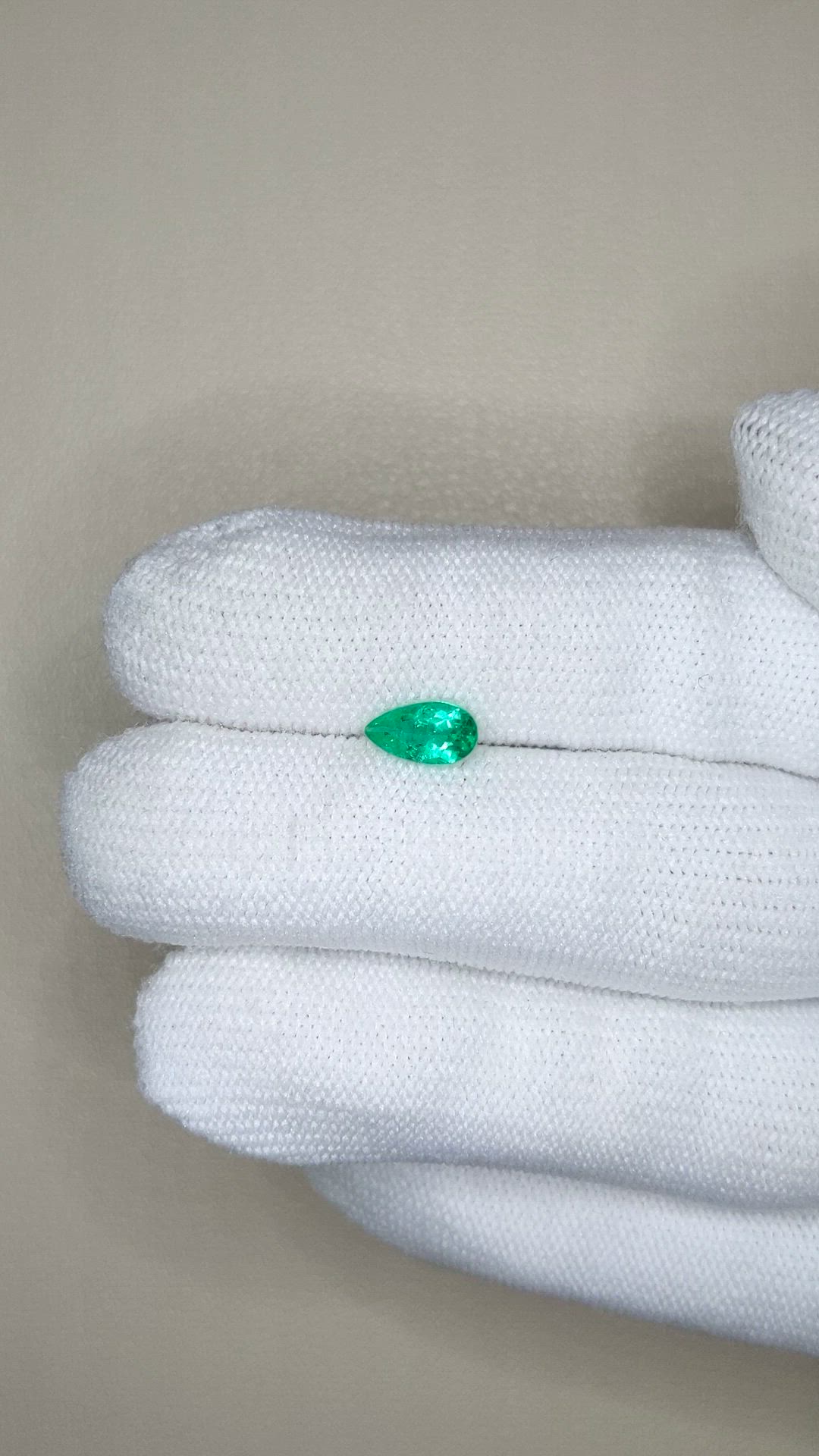 0.65 Ct. Emerald from Colombia Size Video