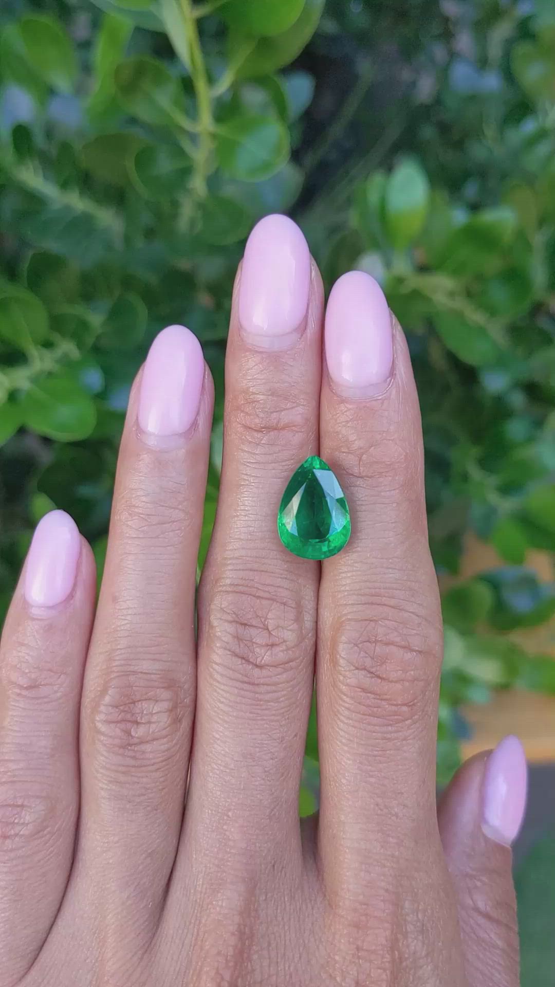 5.23 Ct. Emerald from Zambia Size Video