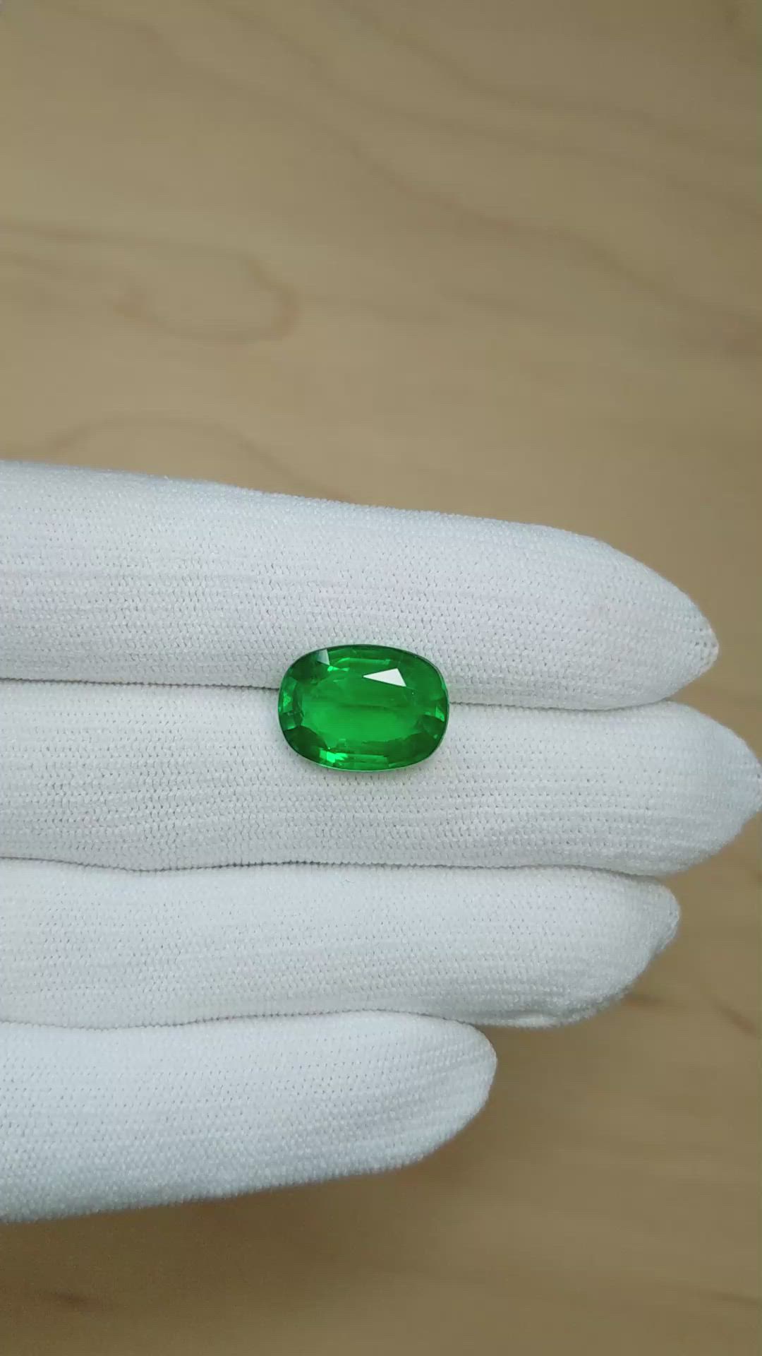 8.83 Ct. Emerald from Zambia Size Video