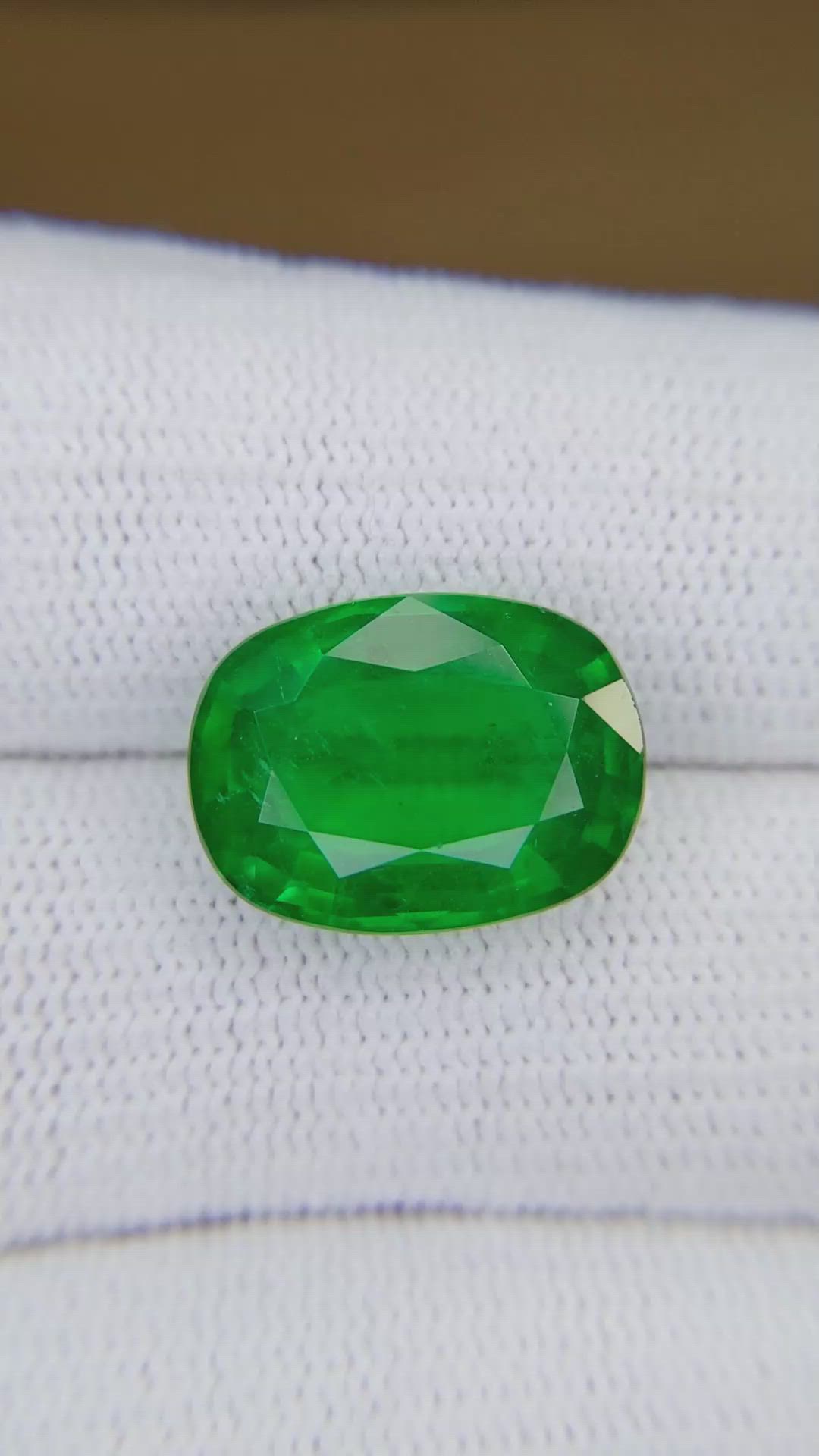 8.83 Ct. Emerald from Zambia Size Video