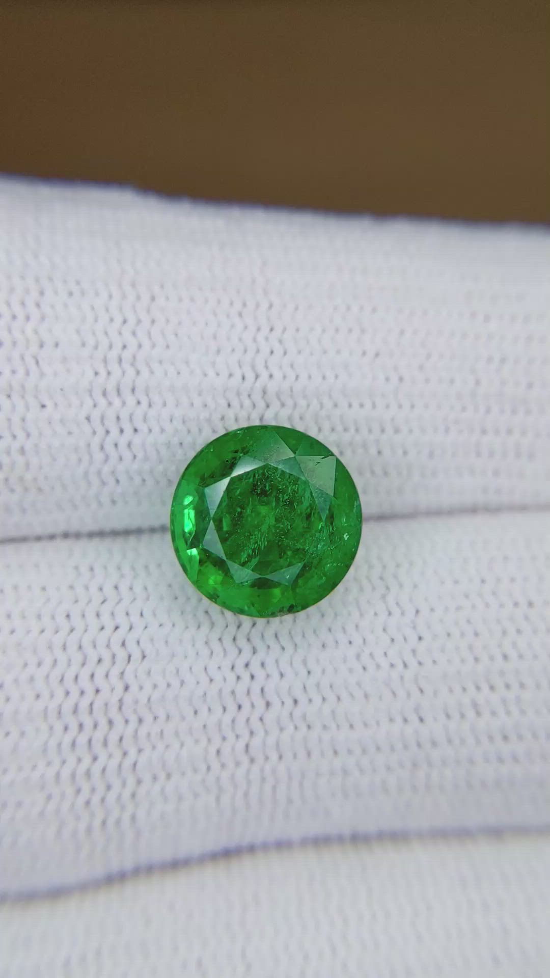 4.43 Ct. Emerald from Zambia Size Video