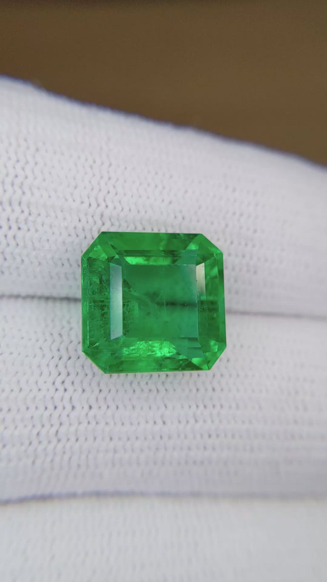 8.74 Ct. Emerald from Zambia Size Video