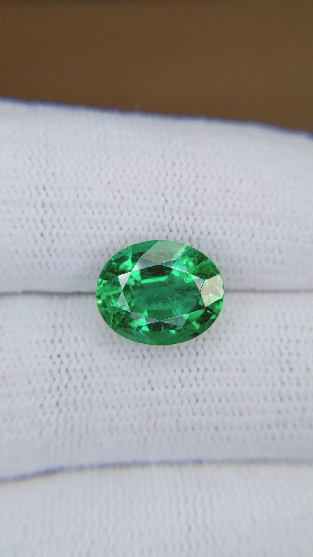 4.47 Ct. Emerald from Zambia Size Video