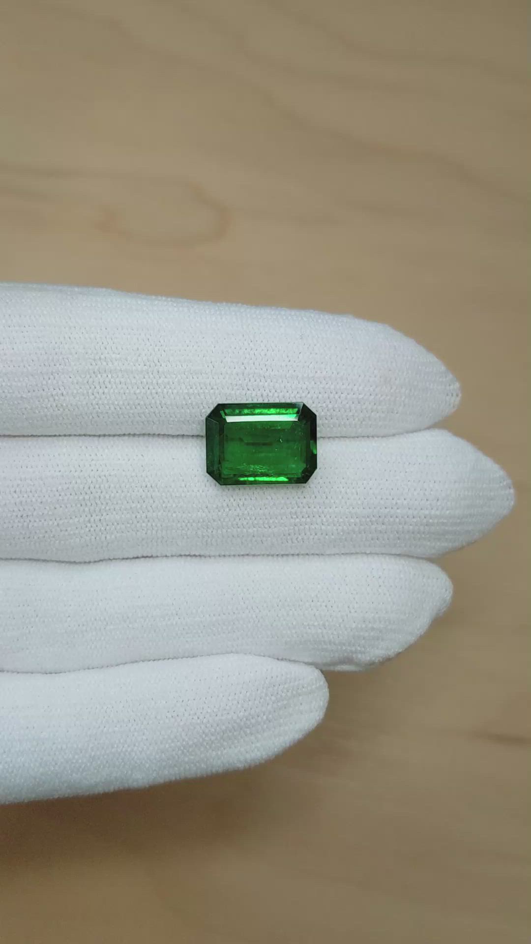 8.47 Ct. Emerald from Zambia Size Video