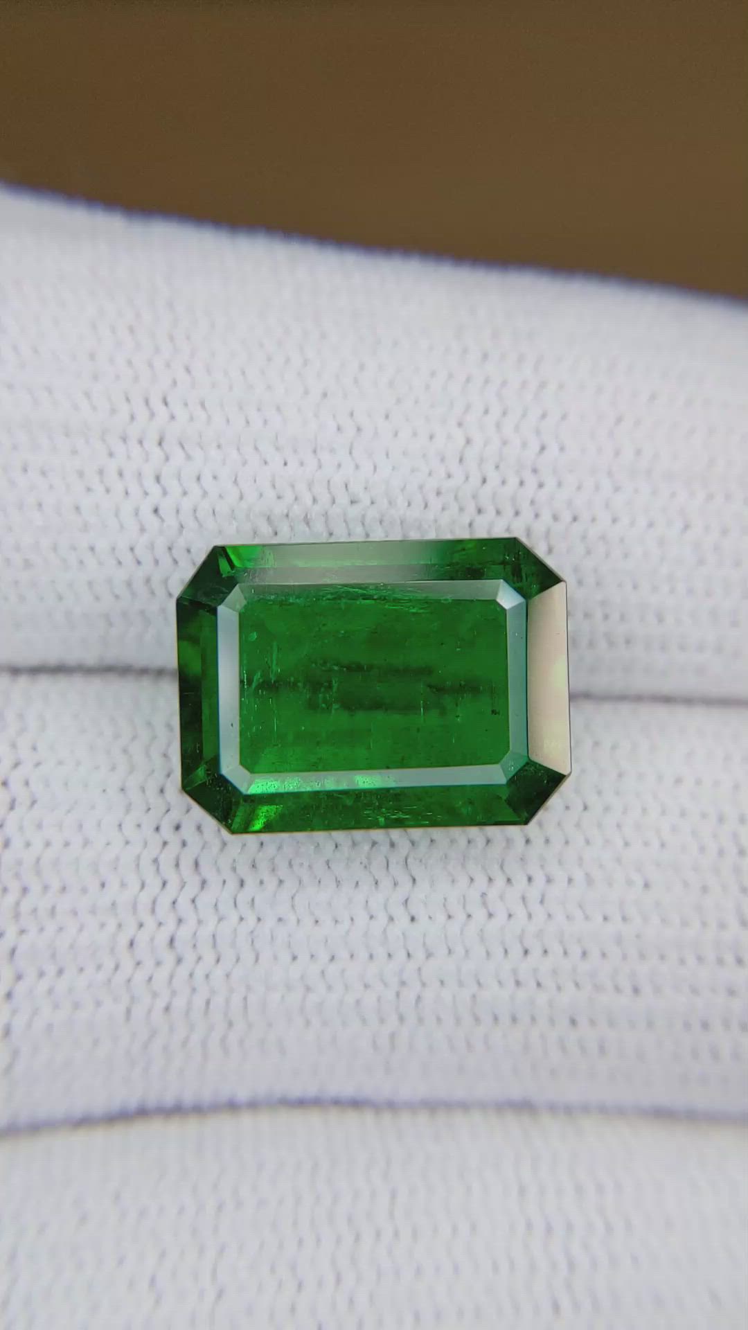 8.47 Ct. Emerald from Zambia Size Video