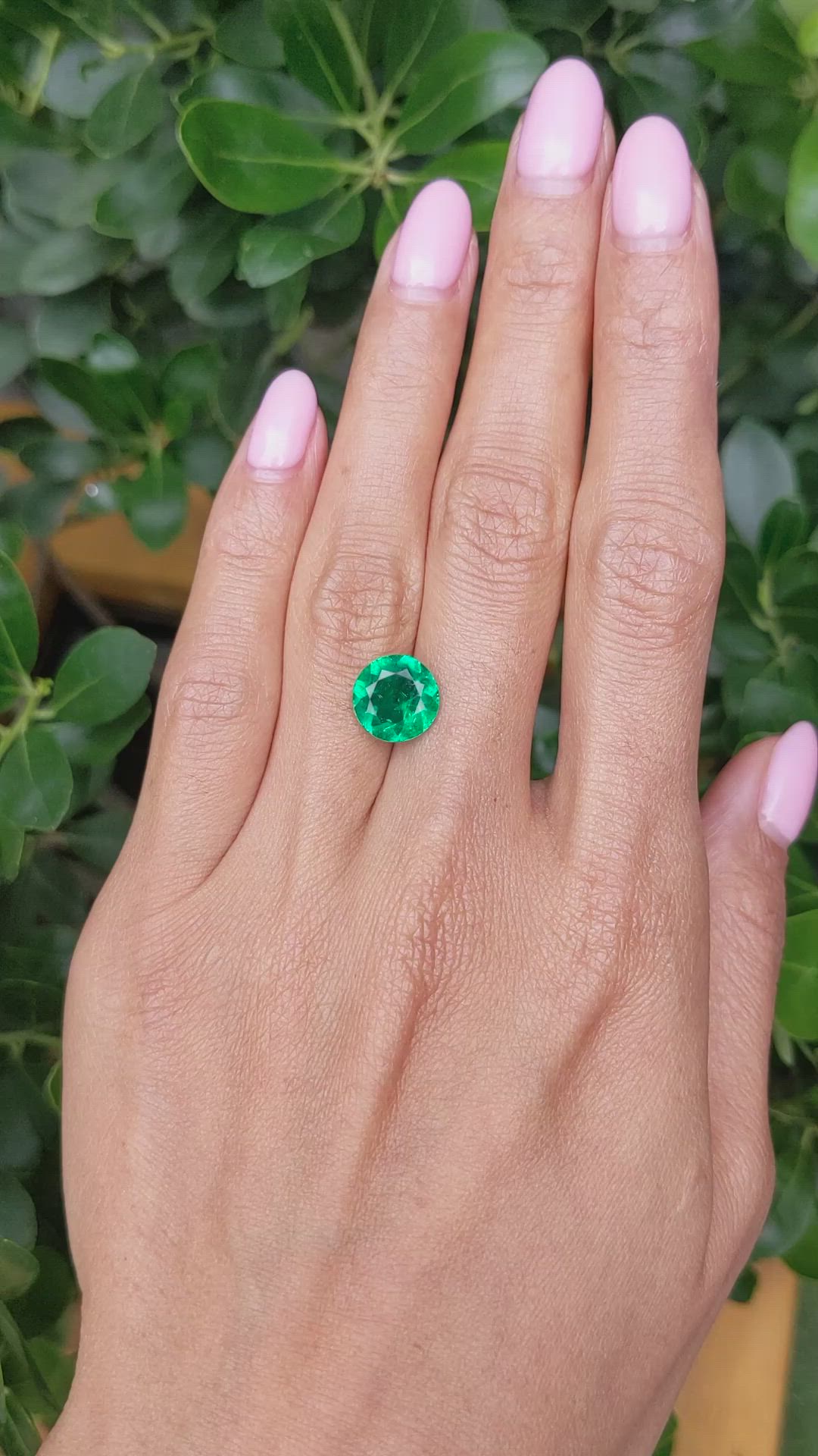 2.88 Ct. Emerald from Zambia Size Video