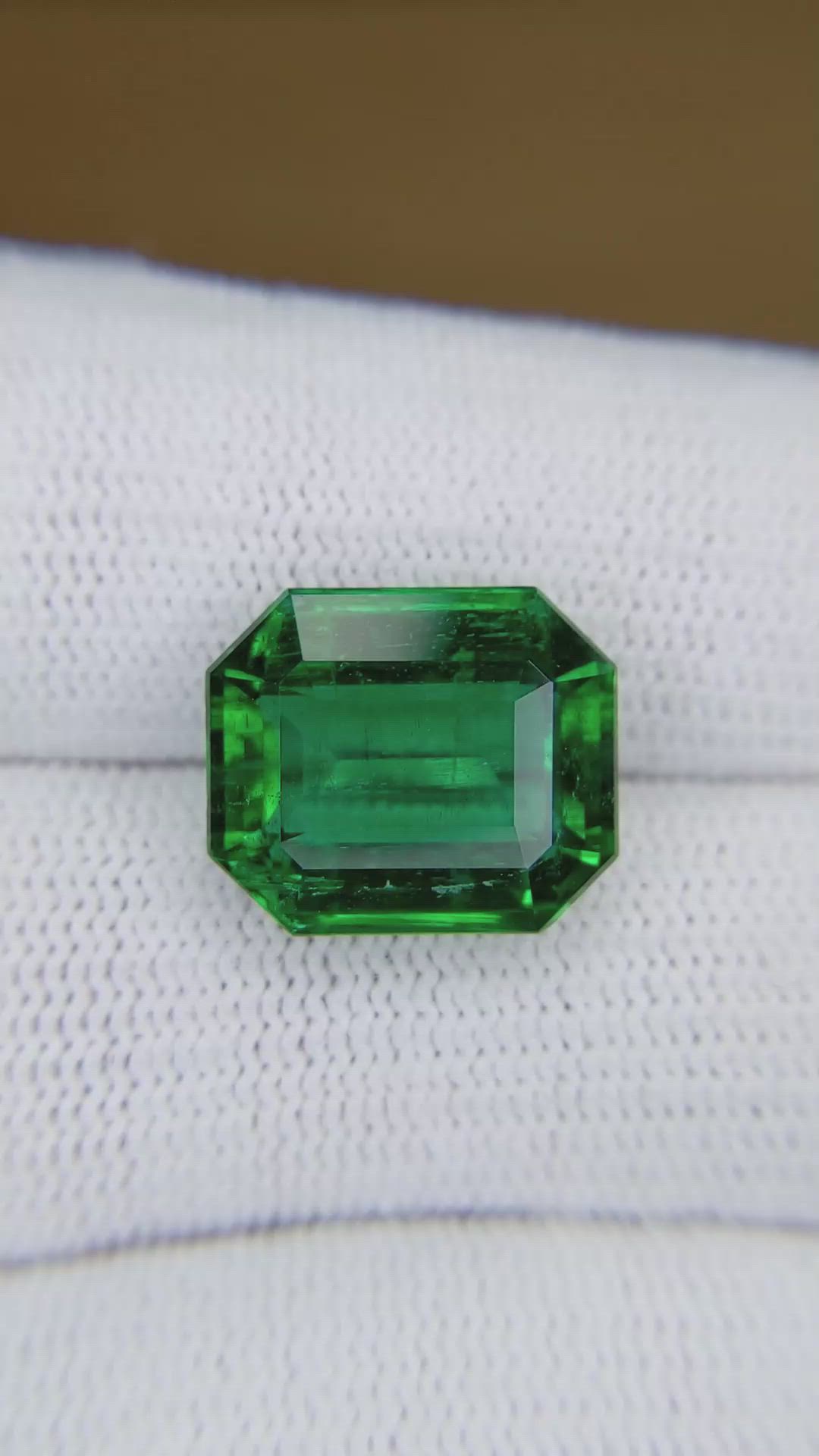 8.75 Ct. Emerald from Zambia Size Video