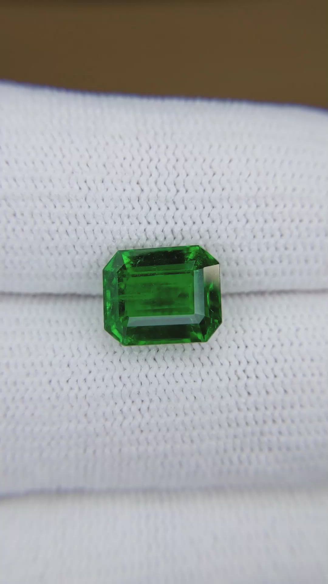 3.71 Ct. Emerald from Zambia Size Video