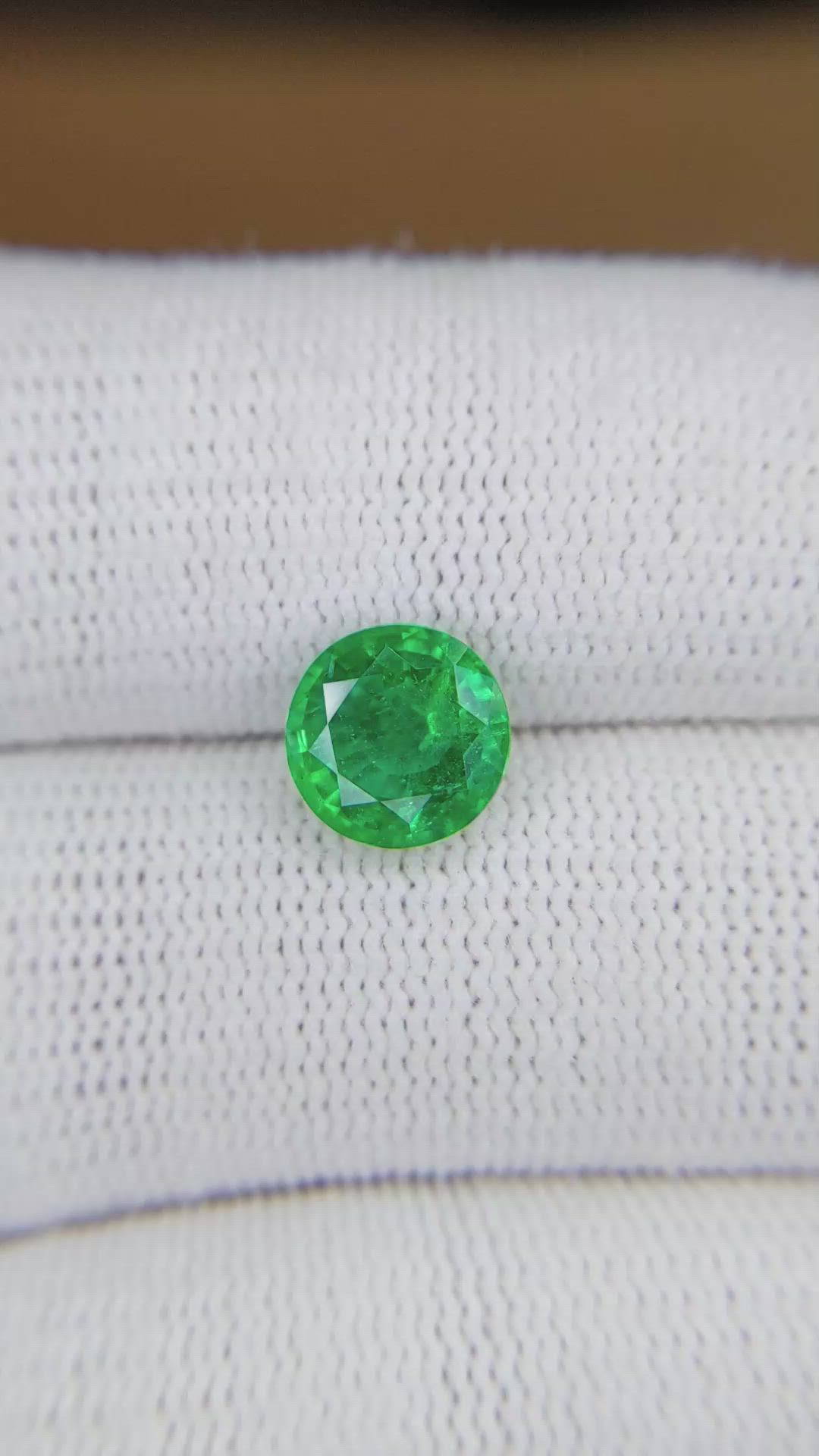 1.70 Ct. Emerald from Zambia Size Video