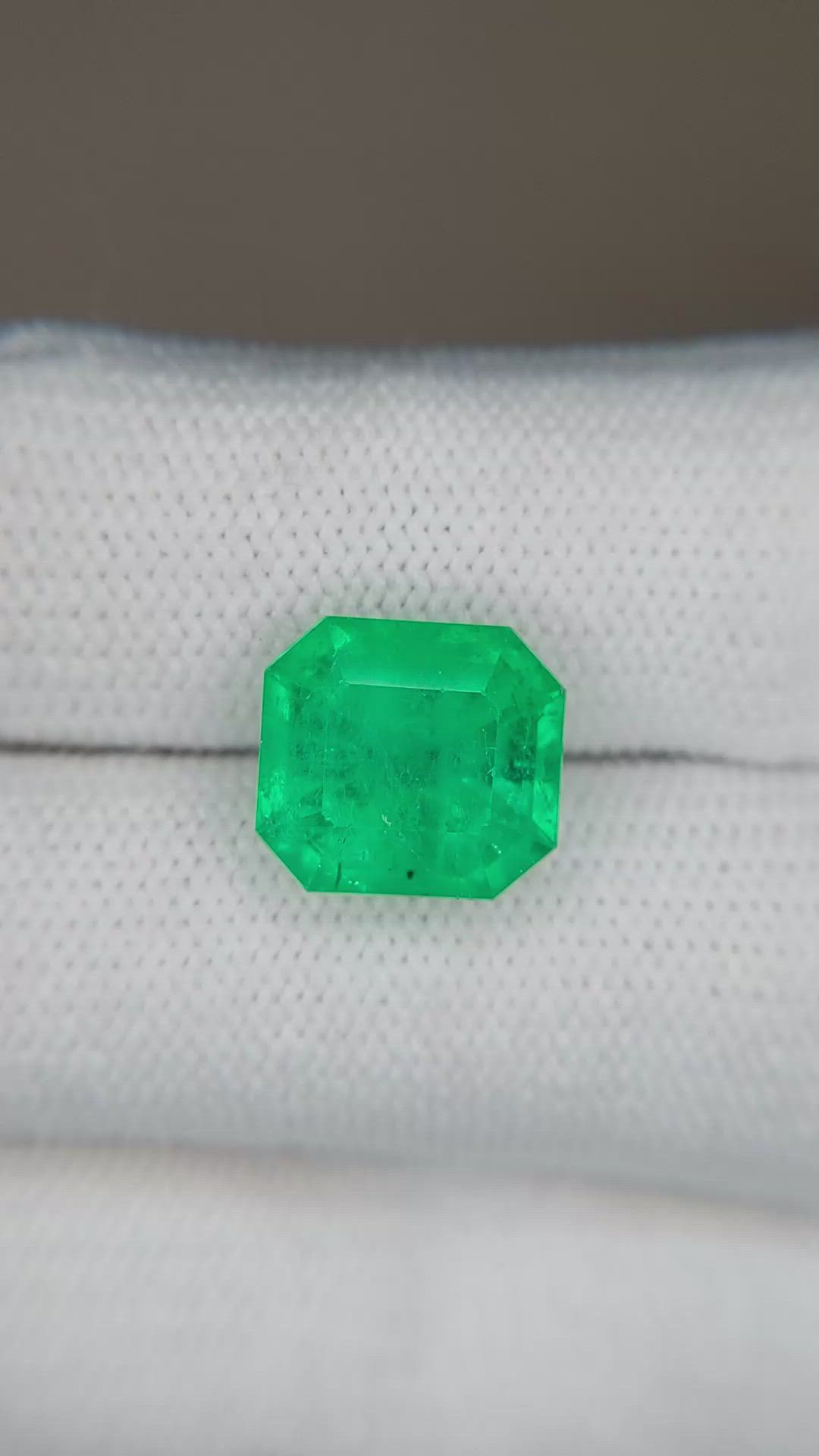 5.00 Ct. Emerald from Zambia Size Video