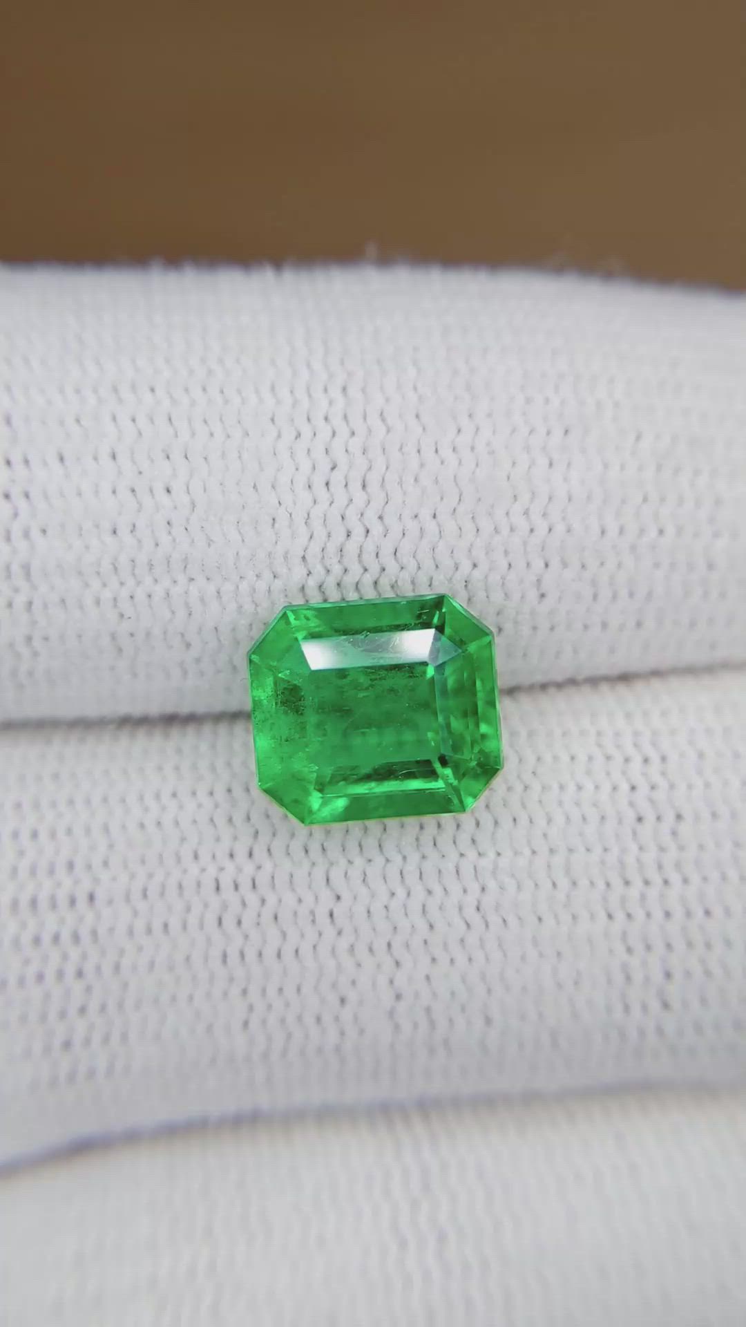 3.12 Ct. Emerald from Colombia Size Video