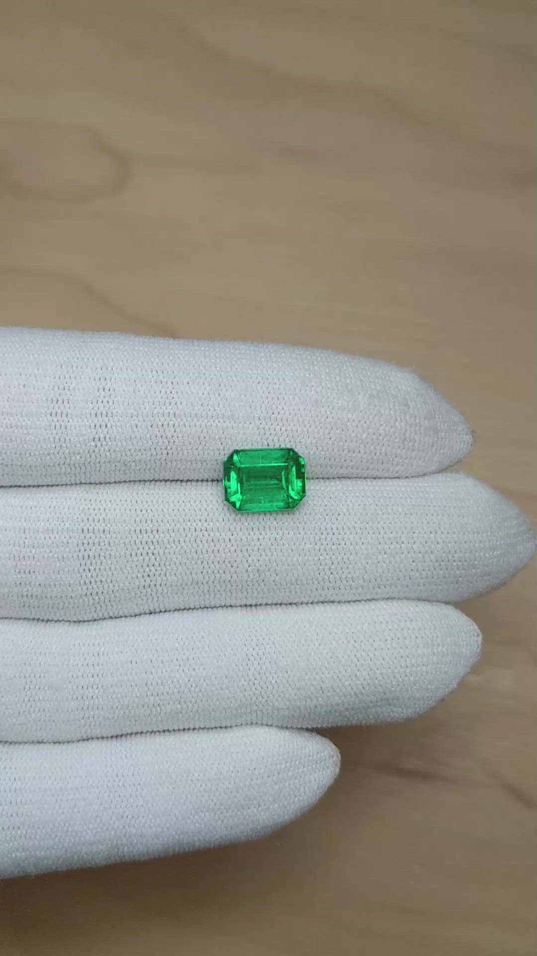 3.53 Ct. Emerald from Colombia - Muzo Size Video