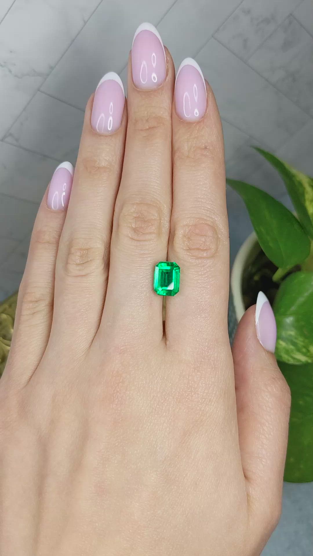 3.53 Ct. Emerald from Colombia - Muzo Size Video