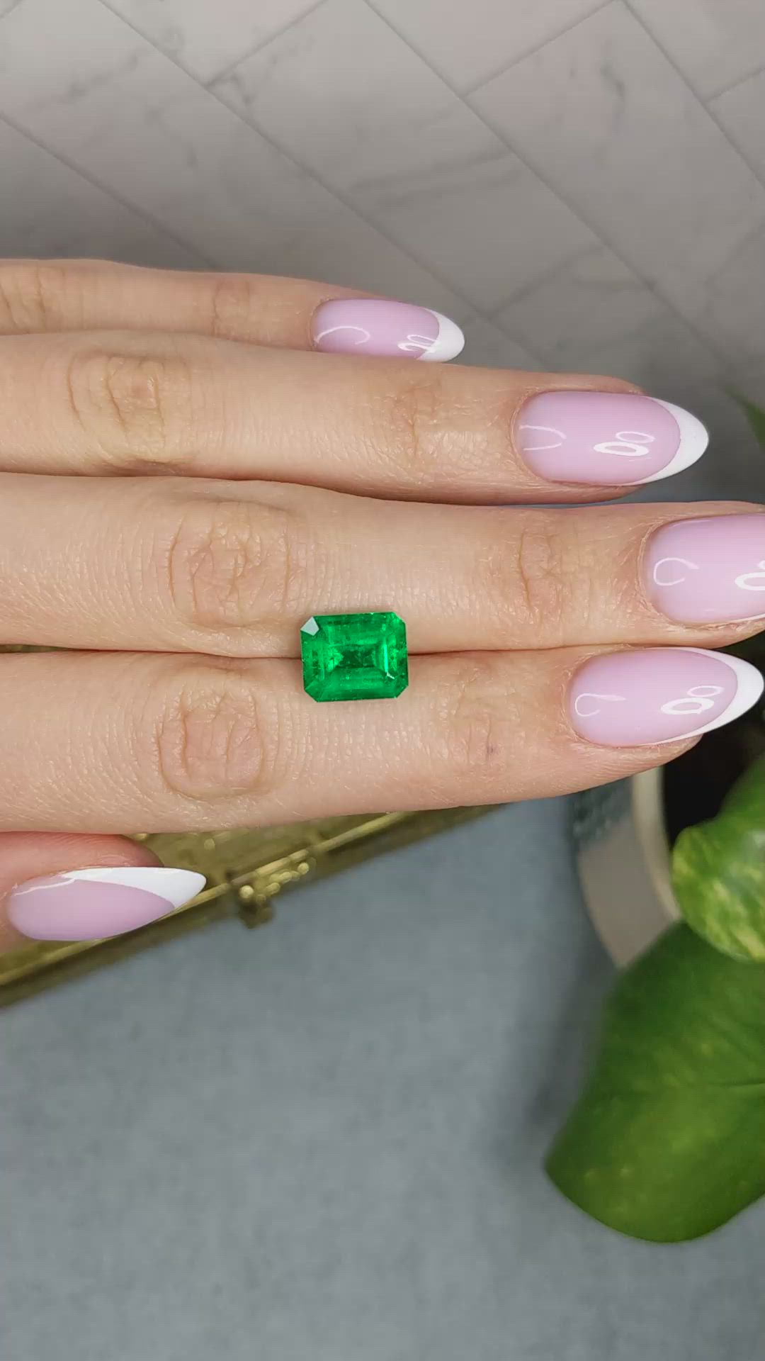 3.72 Ct. Emerald from Colombia - Muzo Size Video