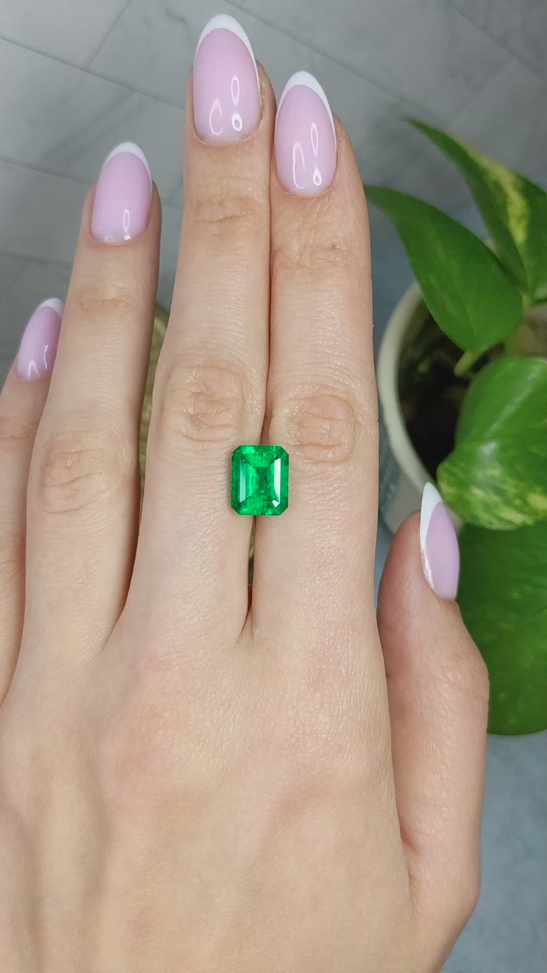 3.72 Ct. Emerald from Colombia - Muzo Size Video