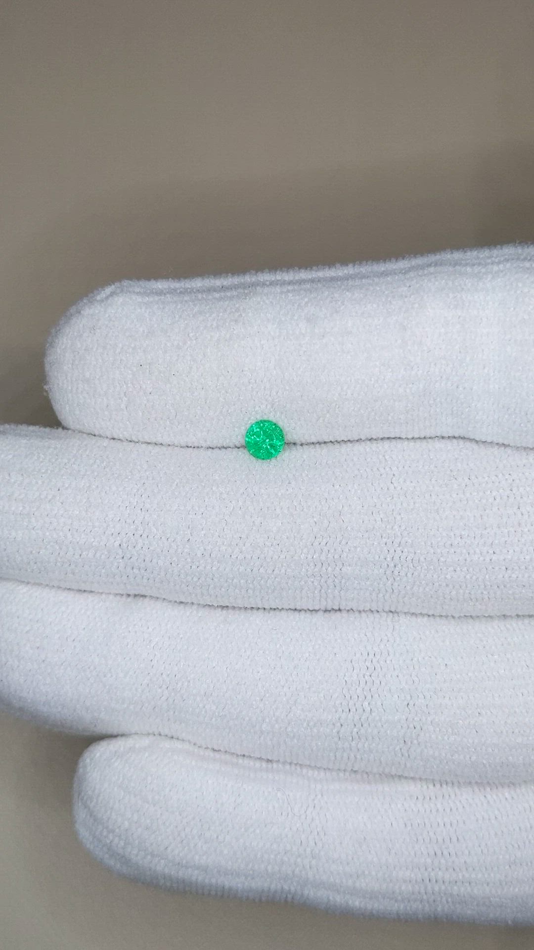 0.21 Ct. Emerald from Afghanistan Size Video