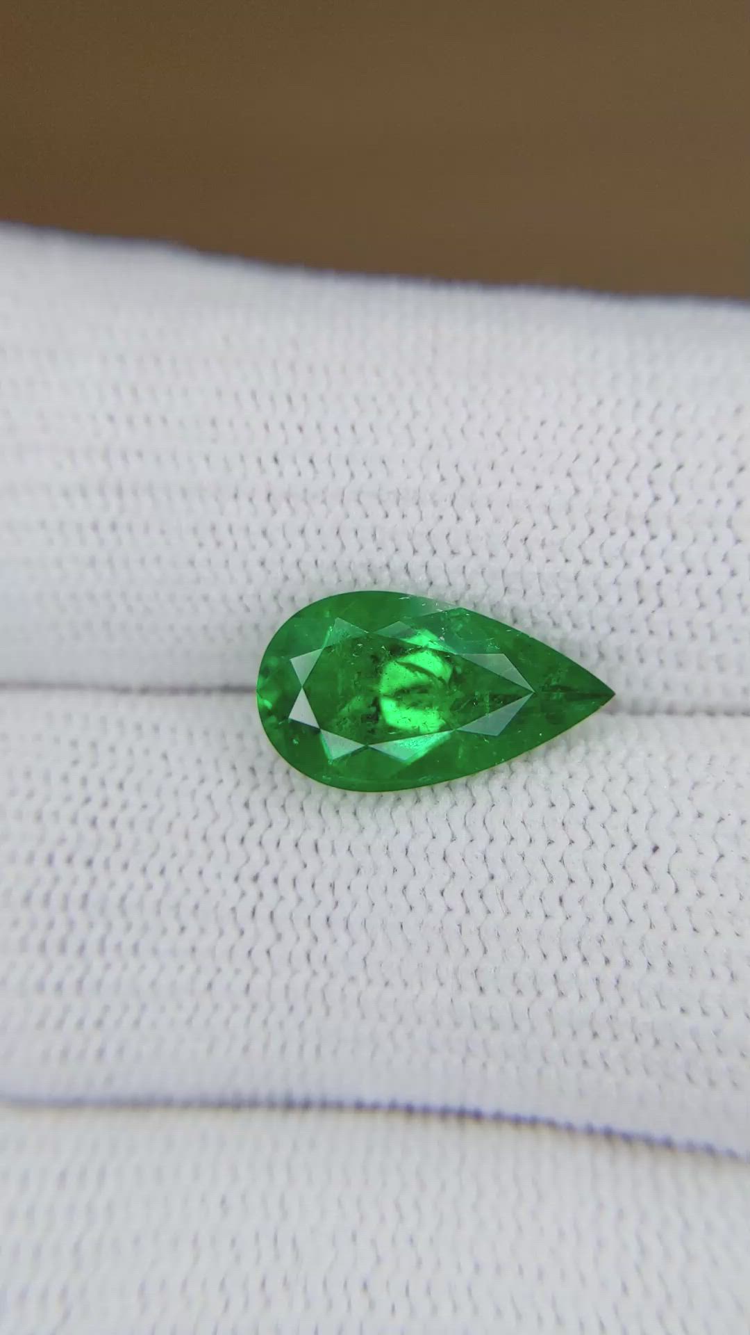 2.90 Ct. Emerald from Colombia Size Video