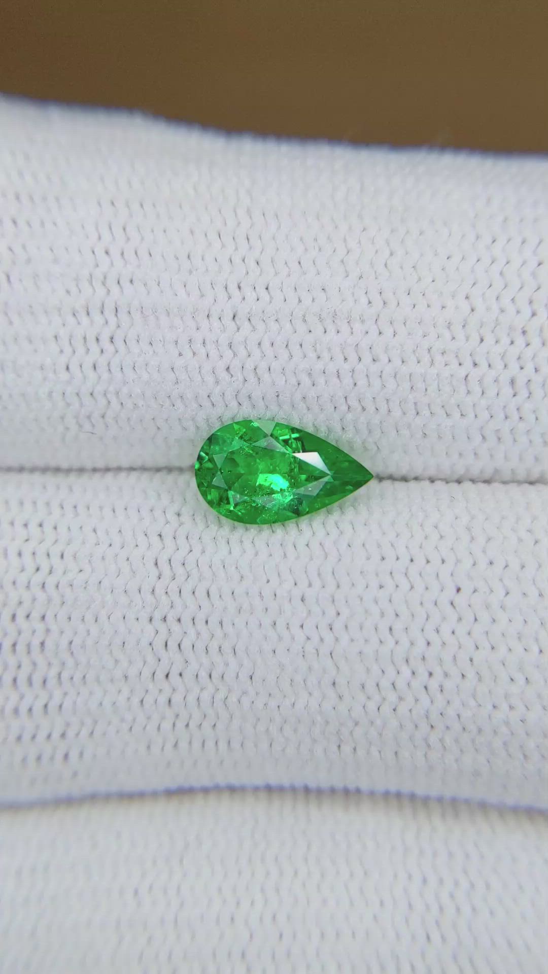 0.84 Ct. Emerald from Colombia Size Video