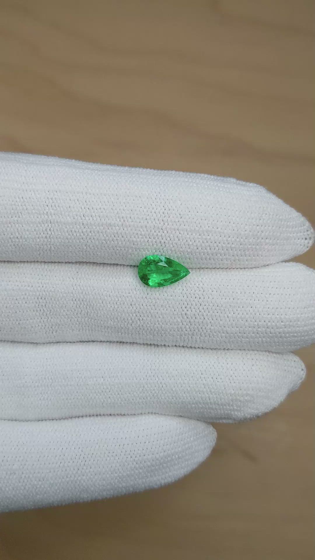 0.98 Ct. Emerald from Colombia Size Video