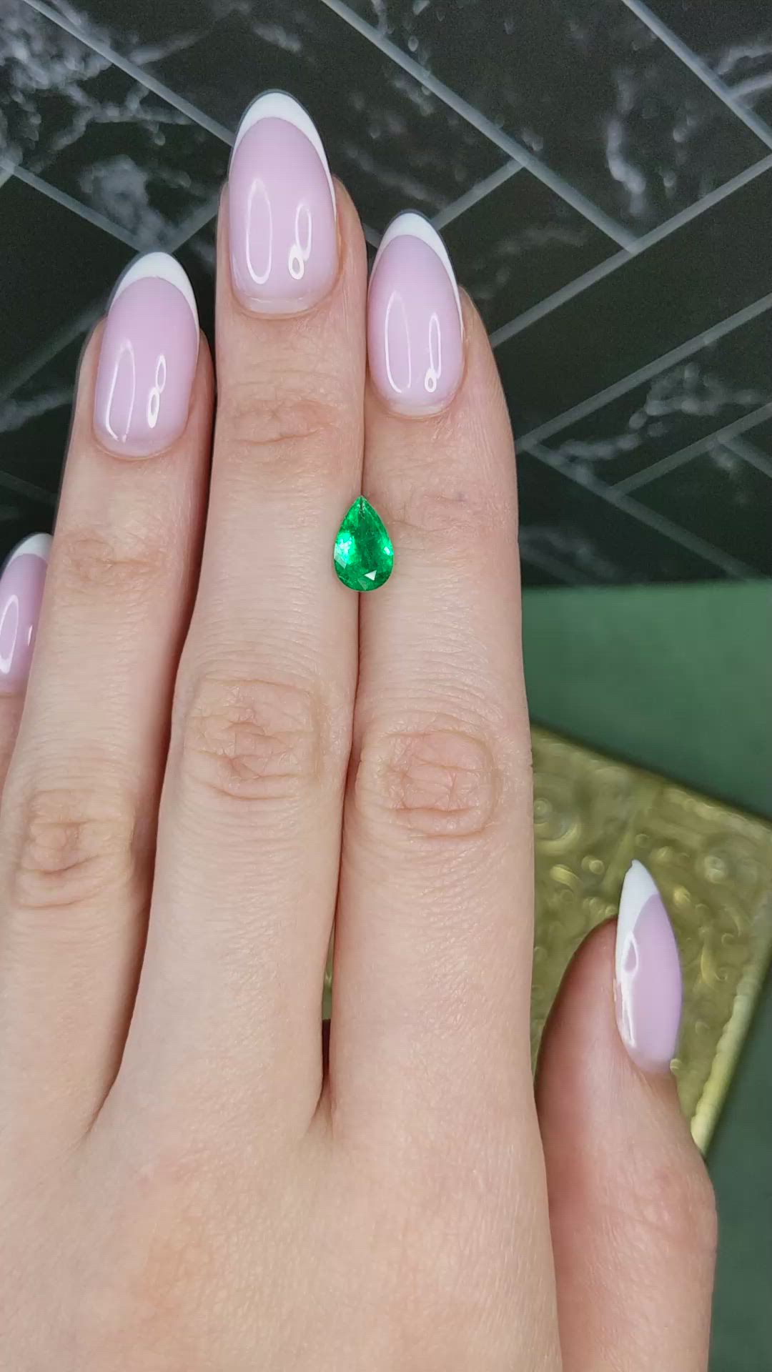 0.98 Ct. Emerald from Colombia Size Video