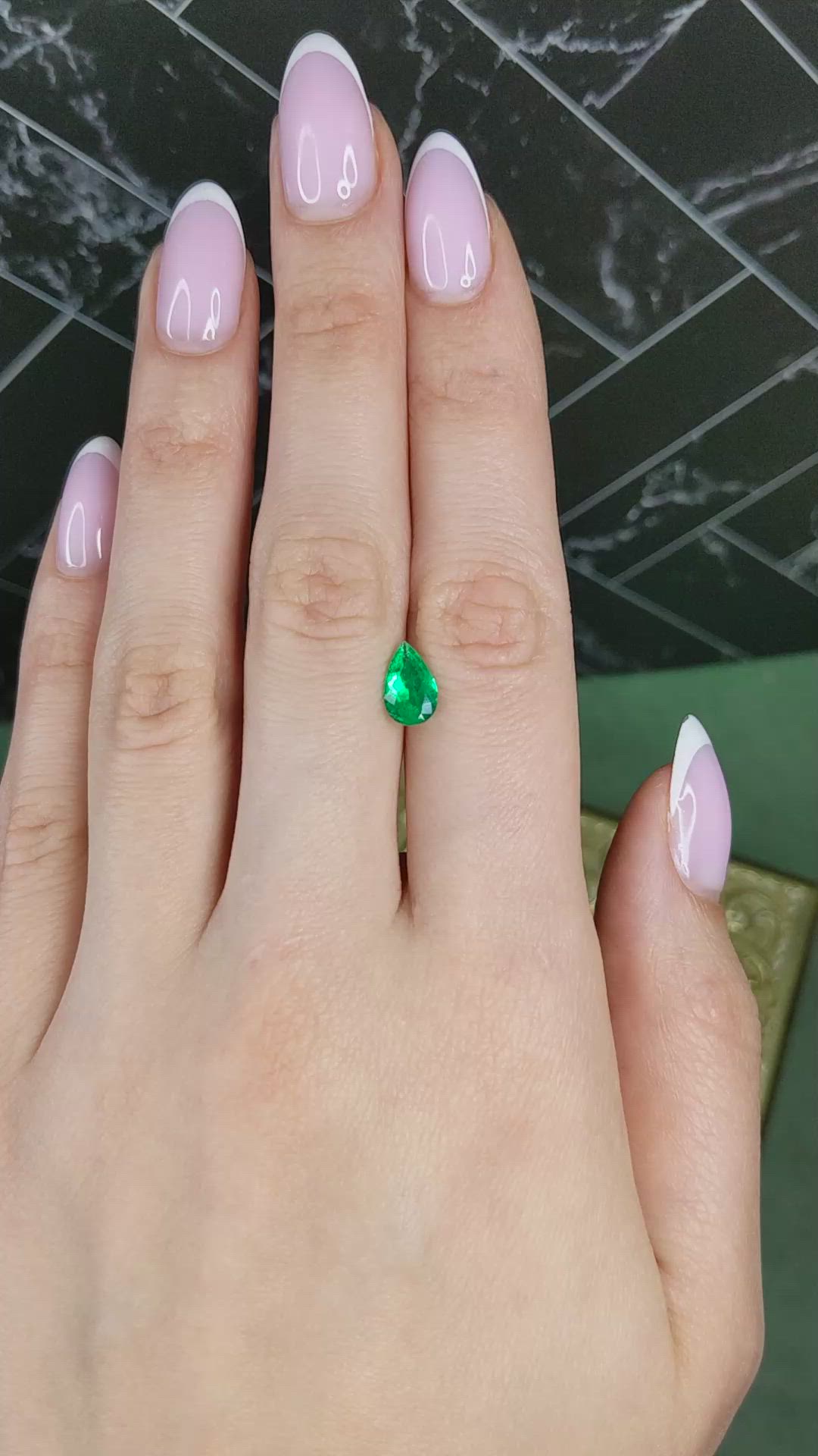 0.98 Ct. Emerald from Colombia Size Video