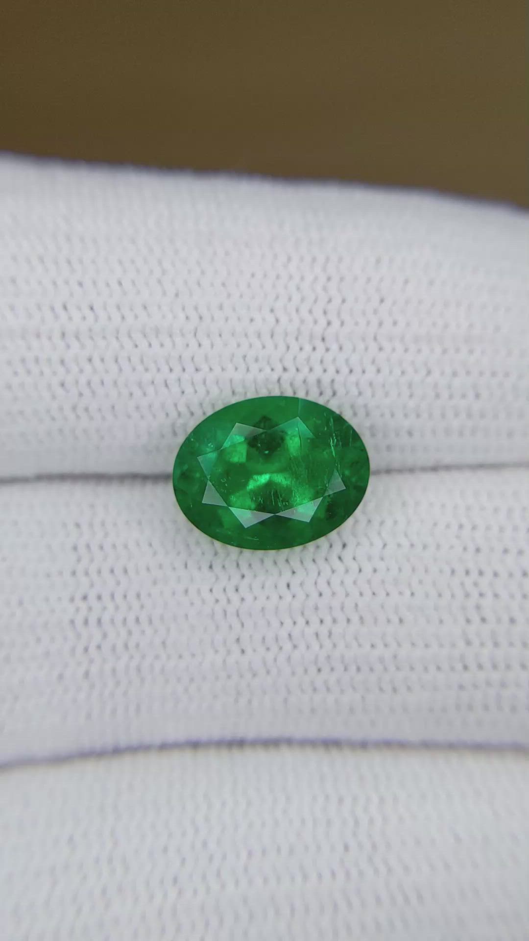 3.05 Ct. Emerald from Colombia Size Video