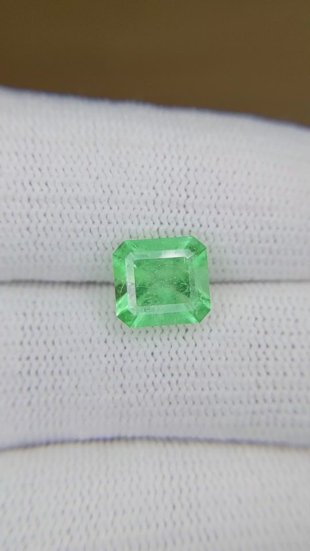 2.32 Ct. Emerald from Colombia Size Video