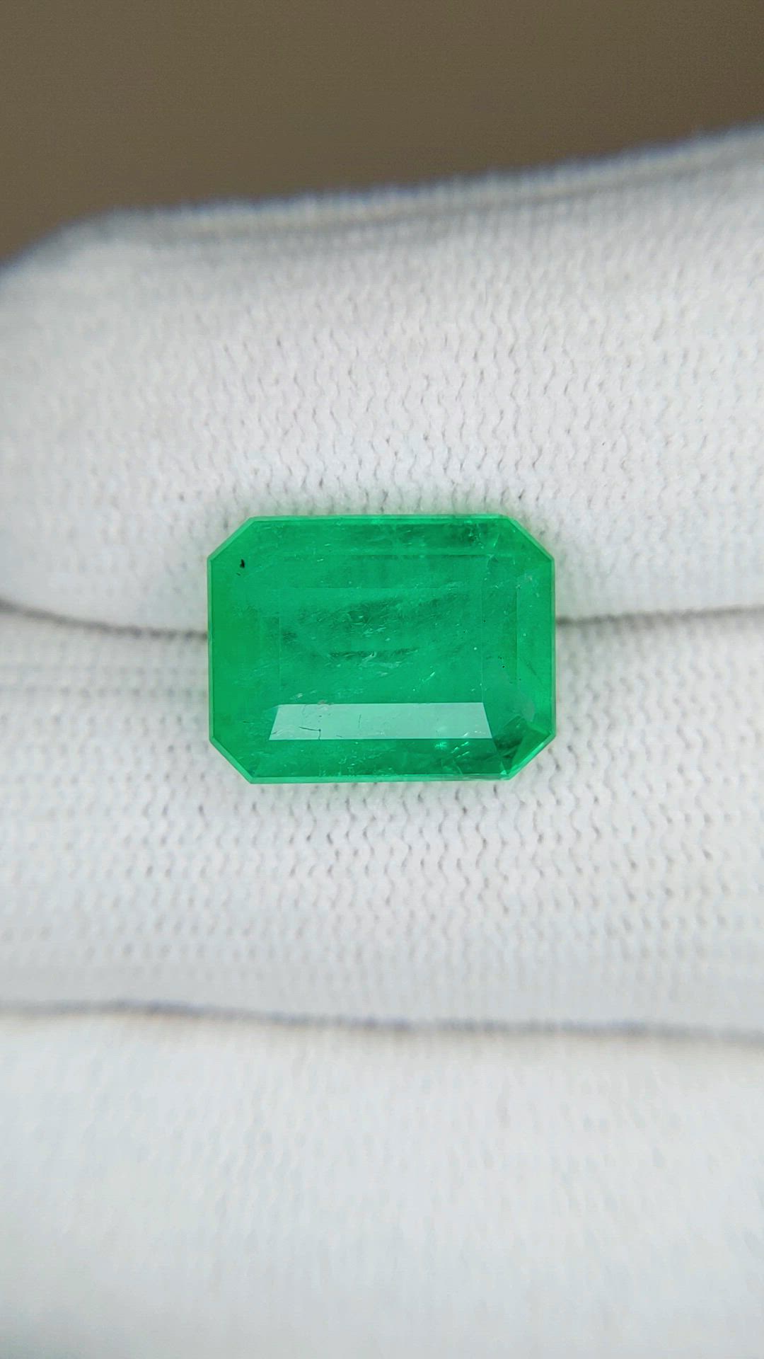 7.29 Ct. Emerald from Colombia Size Video