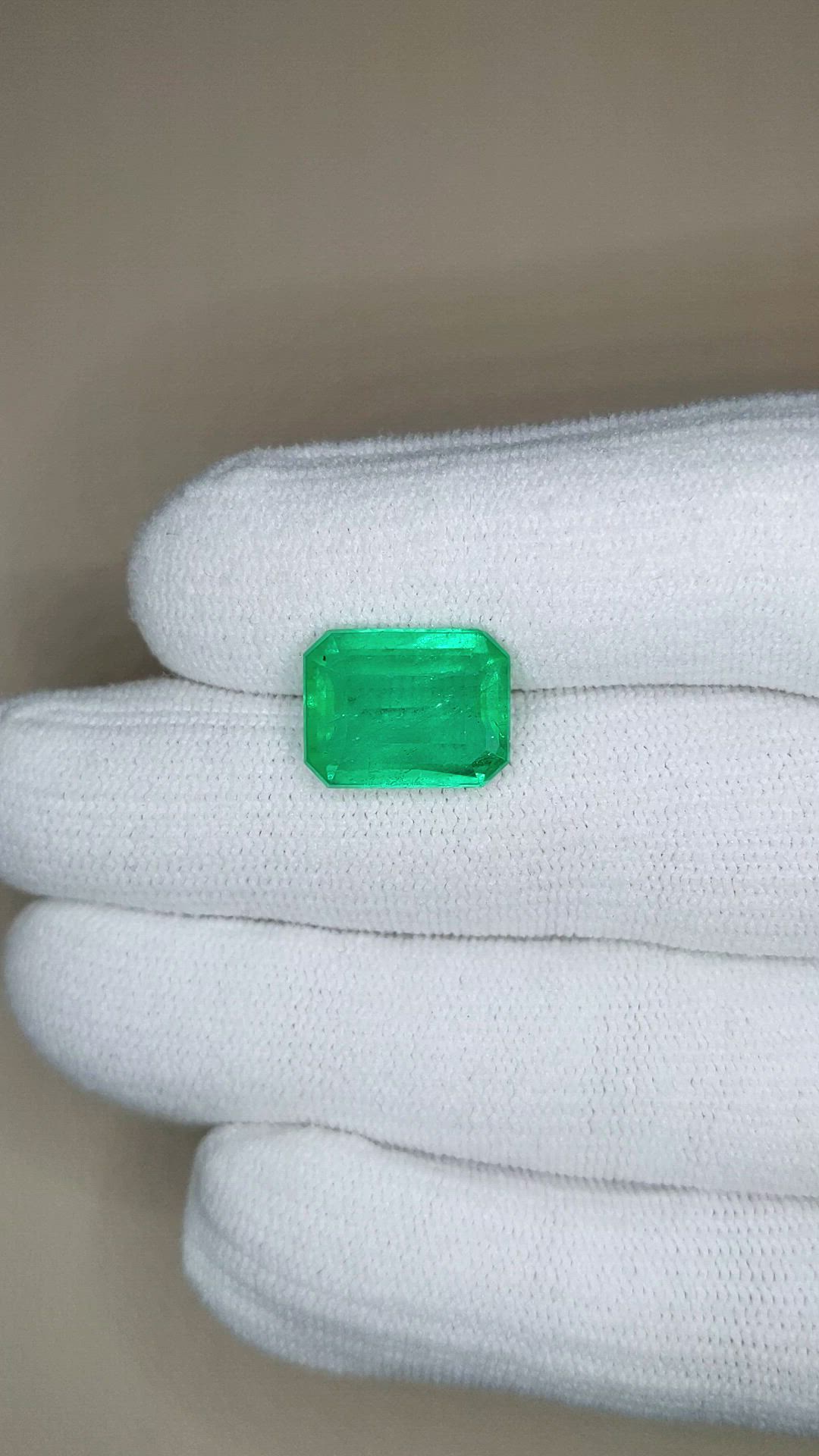 7.29 Ct. Emerald from Colombia Size Video