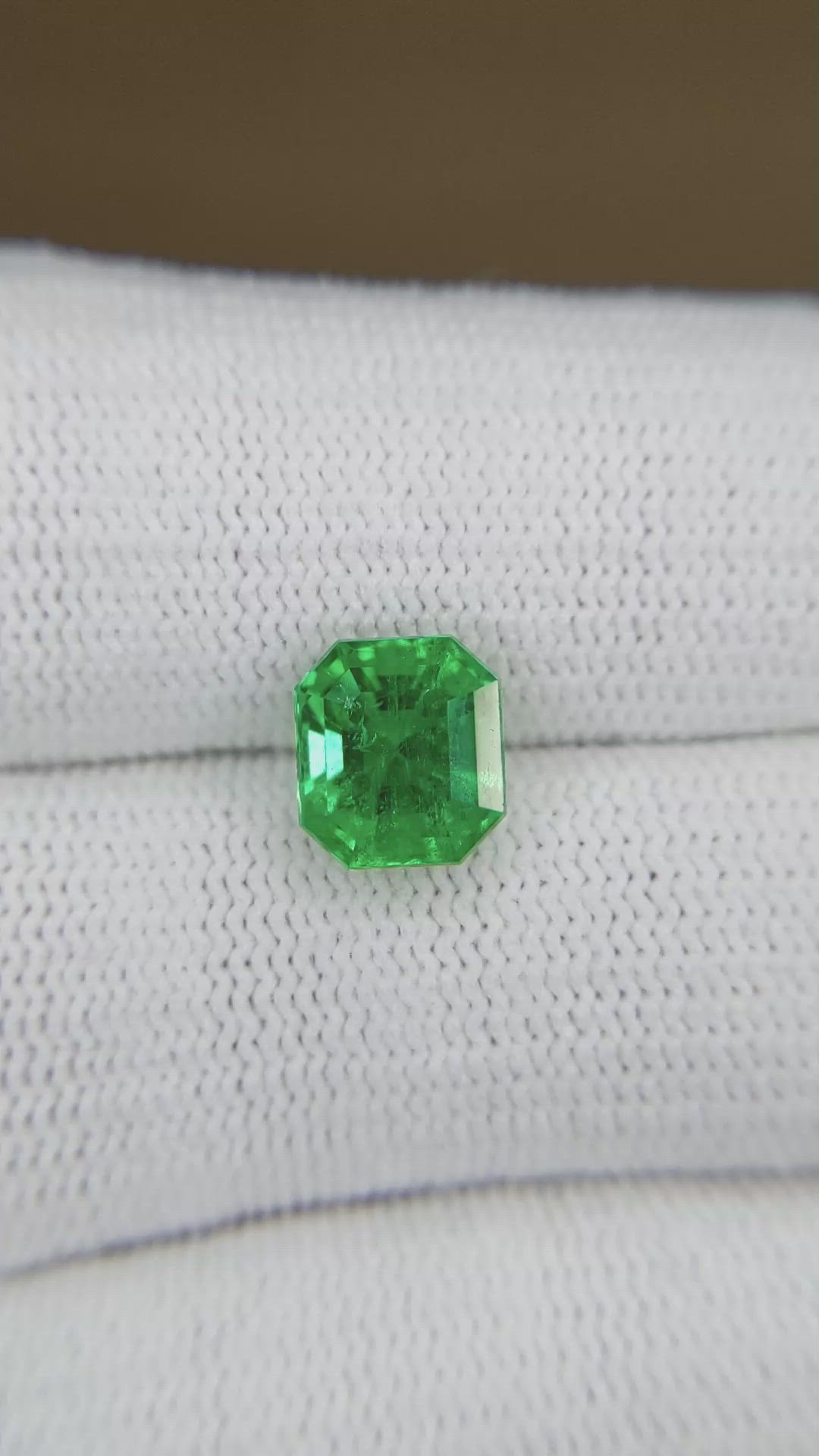 2.50 Ct. Emerald from Colombia Size Video