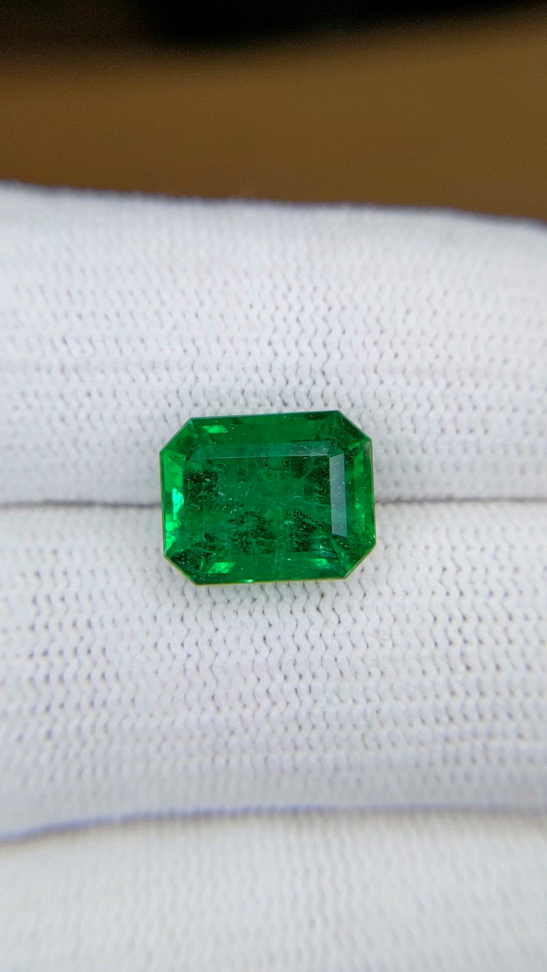 4.86 Ct. Emerald from Zambia Size Video