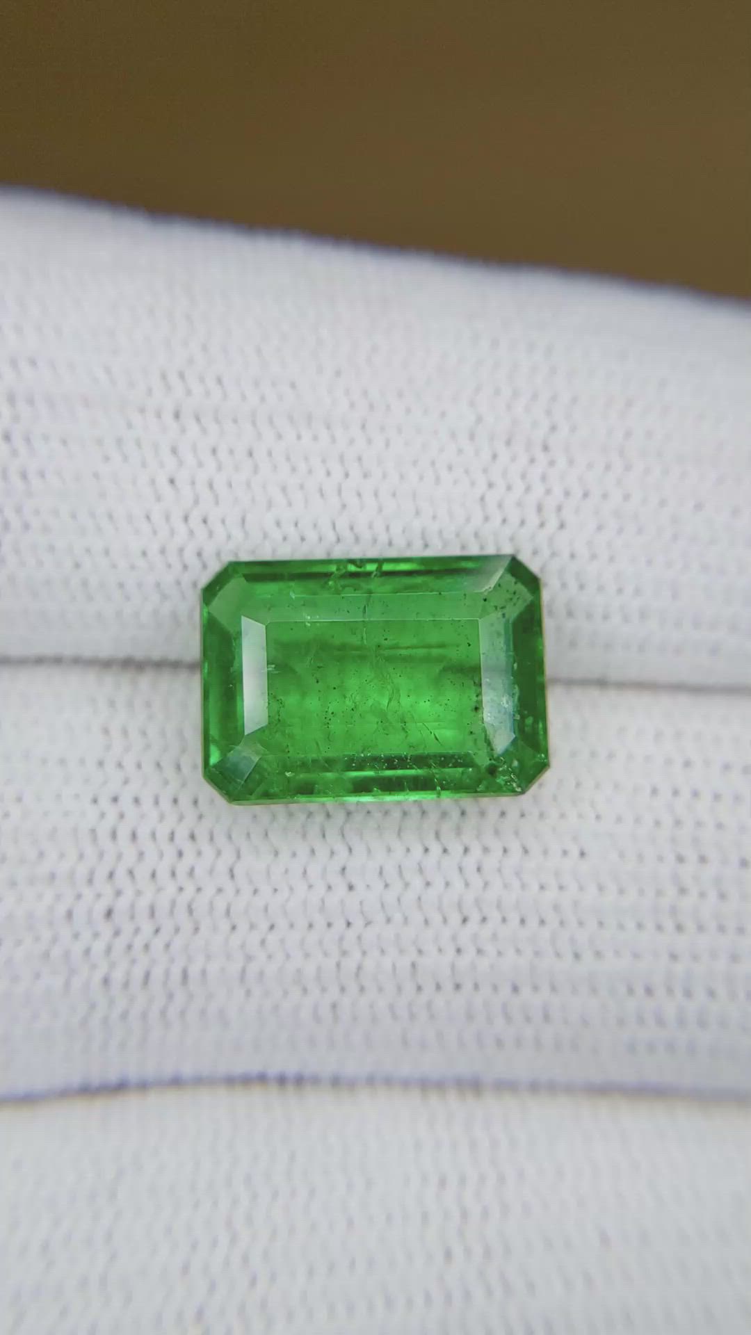 5.58 Ct. Emerald from Zambia Size Video