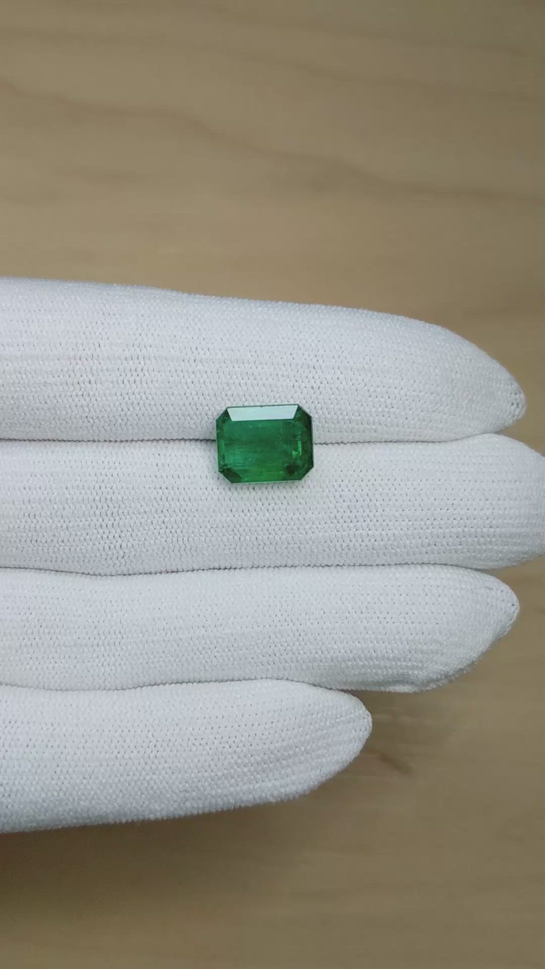 5.66 Ct. Emerald from Zambia Size Video