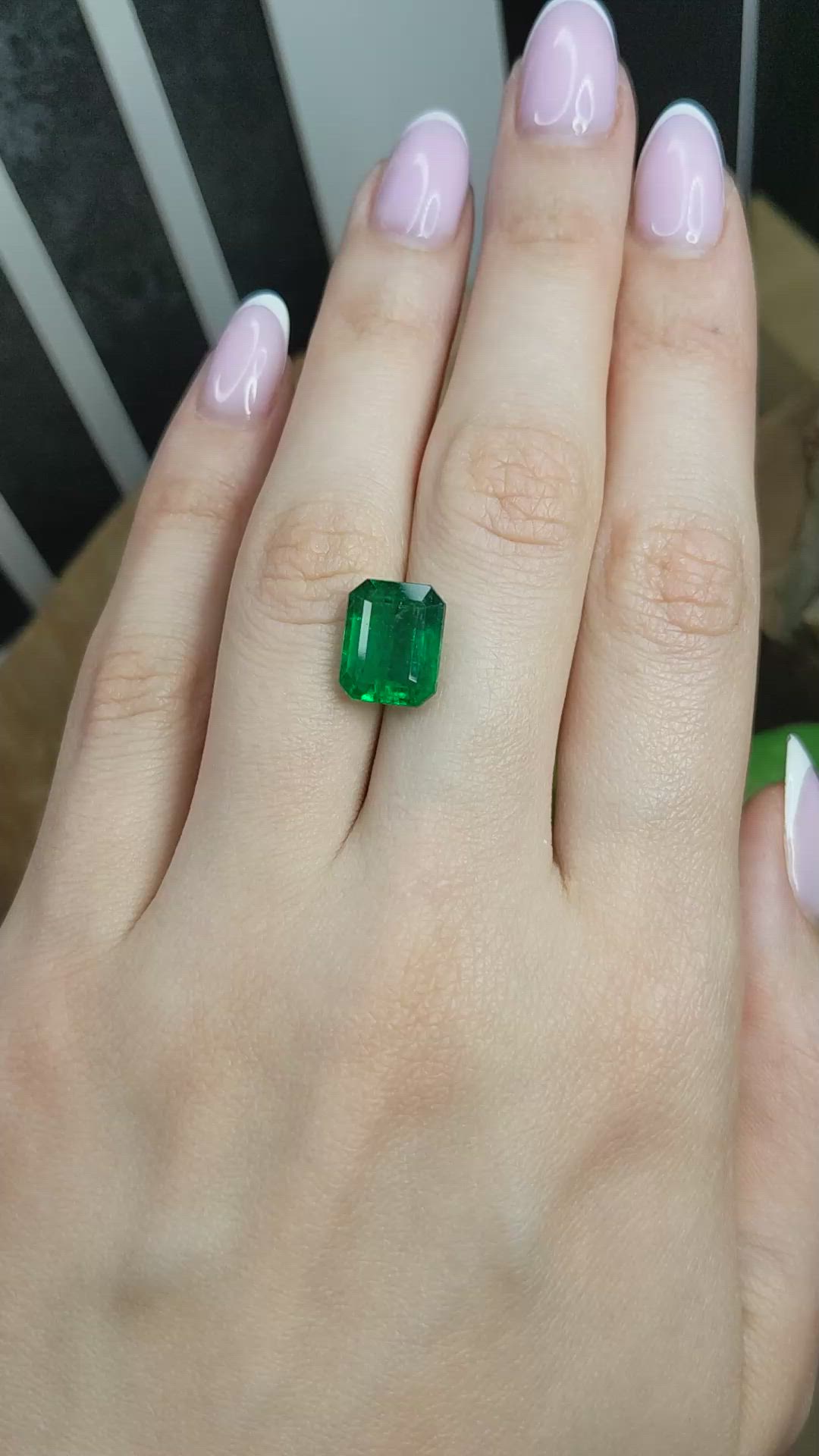5.66 Ct. Emerald from Zambia Size Video