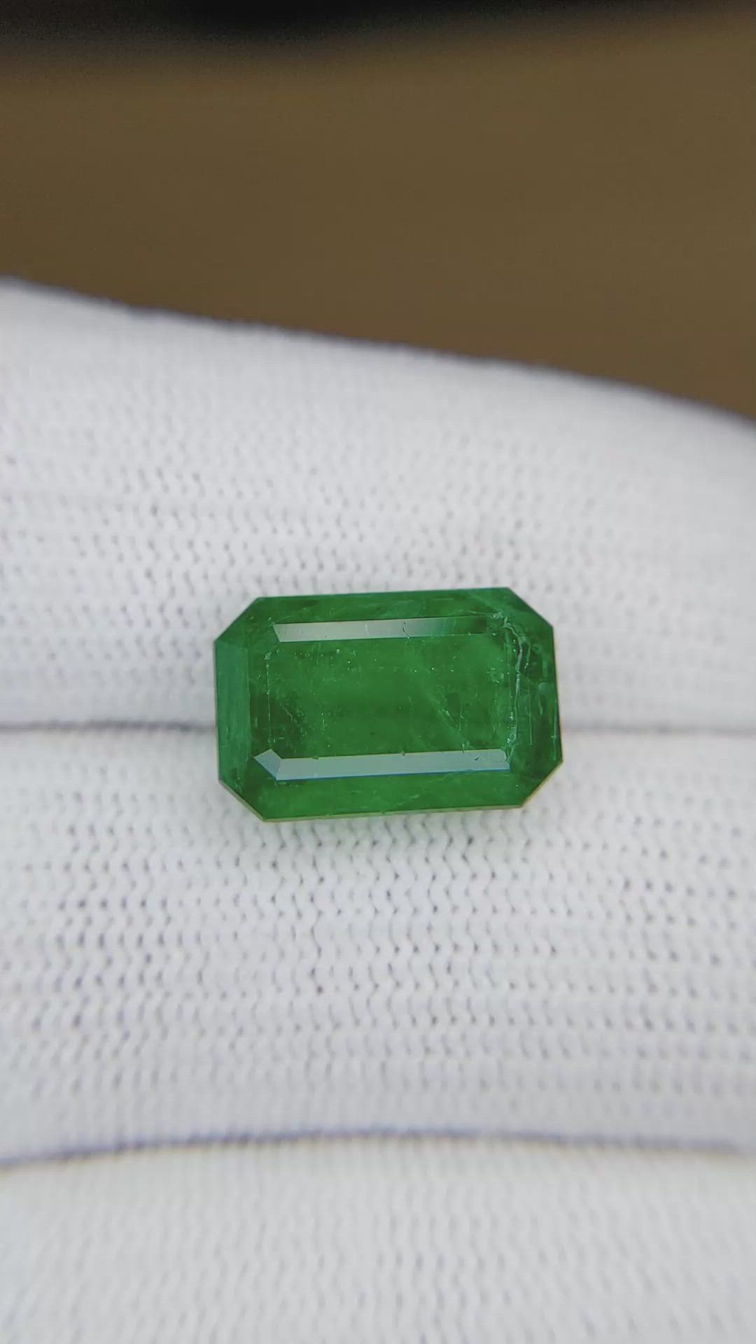 6.83 Ct. Emerald from Zambia Size Video