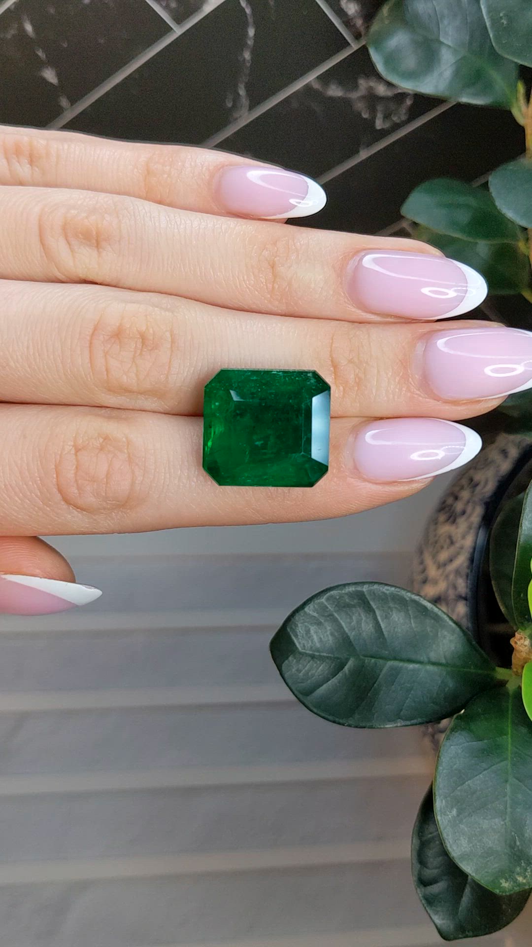 22.93 Ct. Emerald from Colombia Size Video