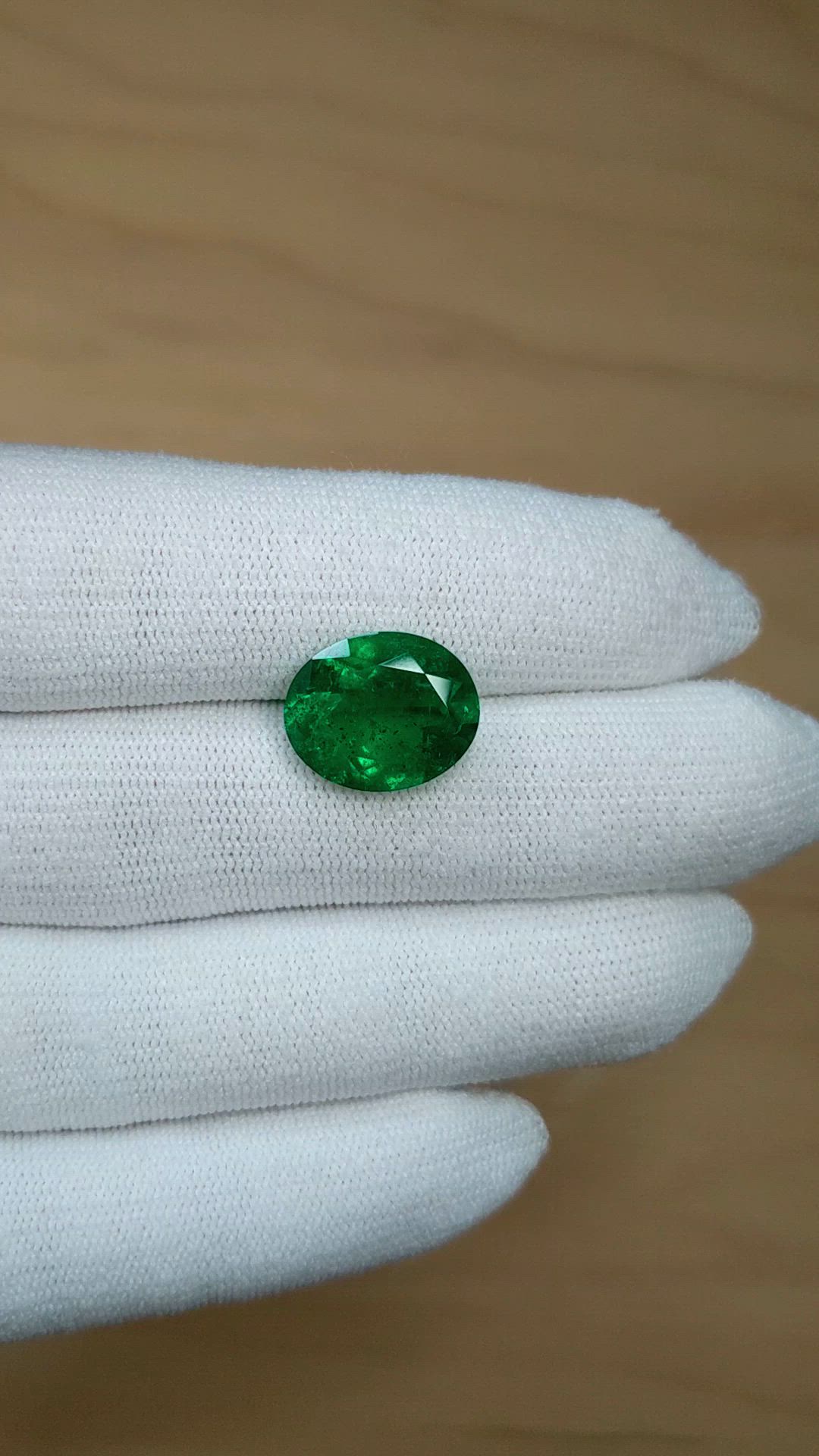 6.75 Ct. Emerald from Colombia - Muzo Size Video