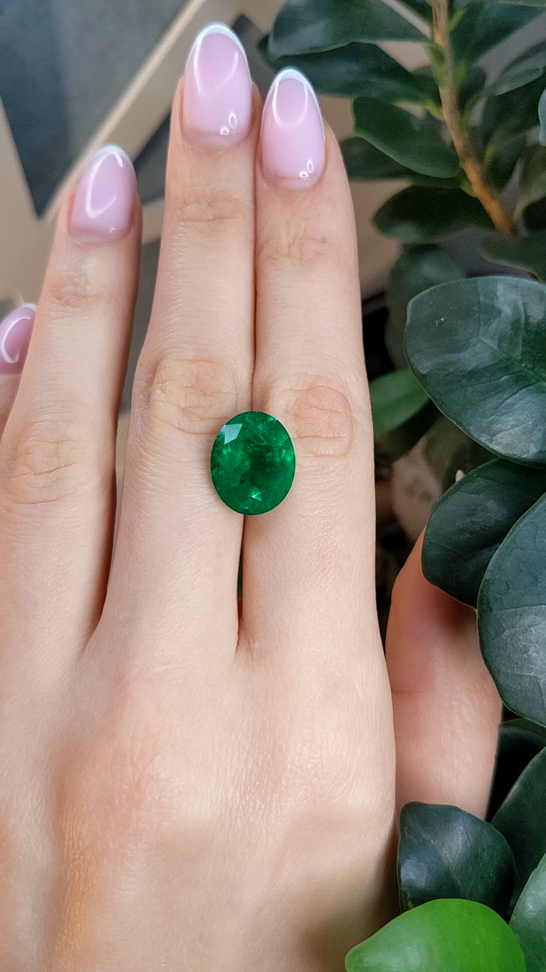 6.75 Ct. Emerald from Colombia - Muzo Size Video