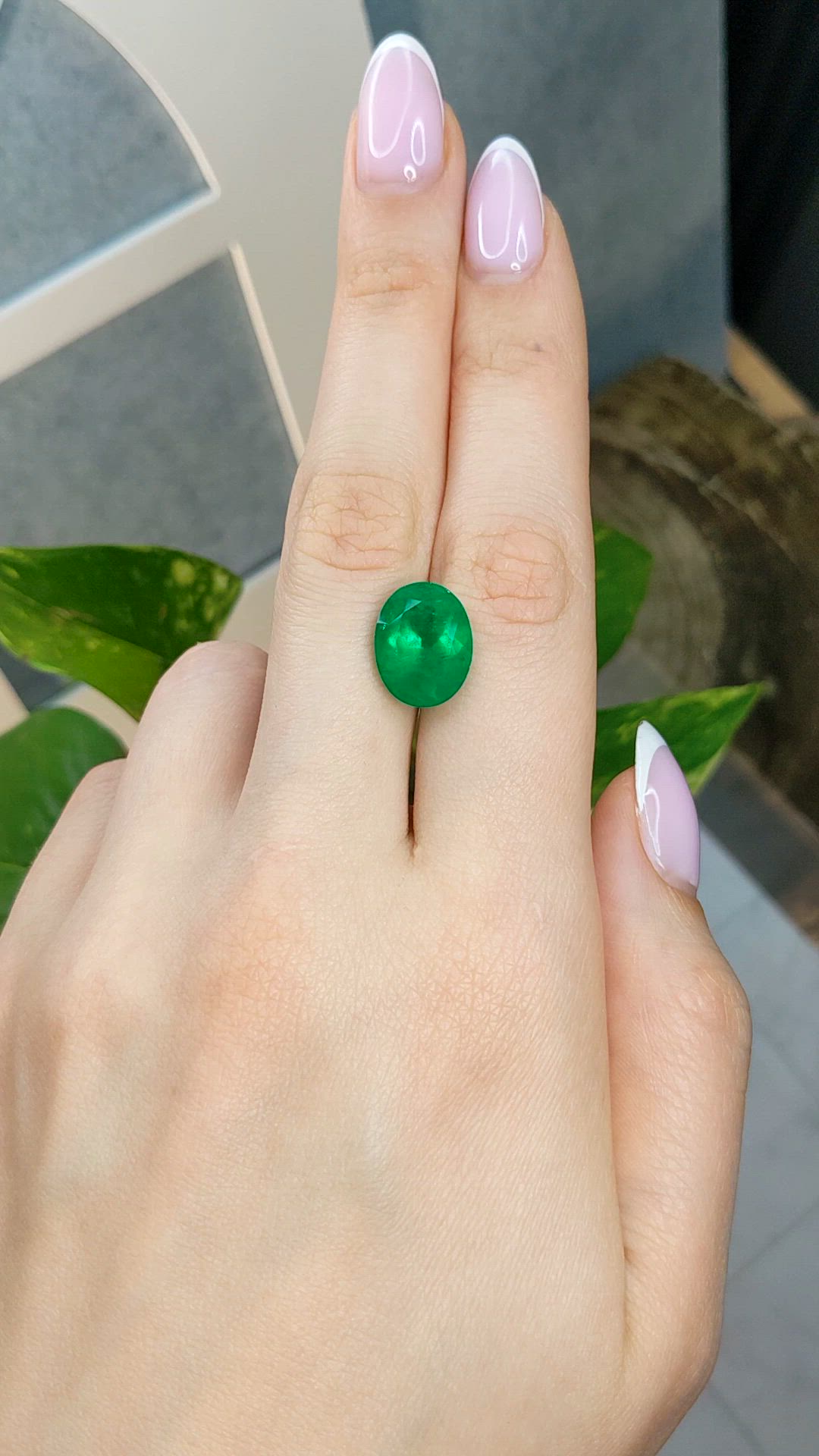 6.40 Ct. Emerald from Colombia - Muzo Size Video