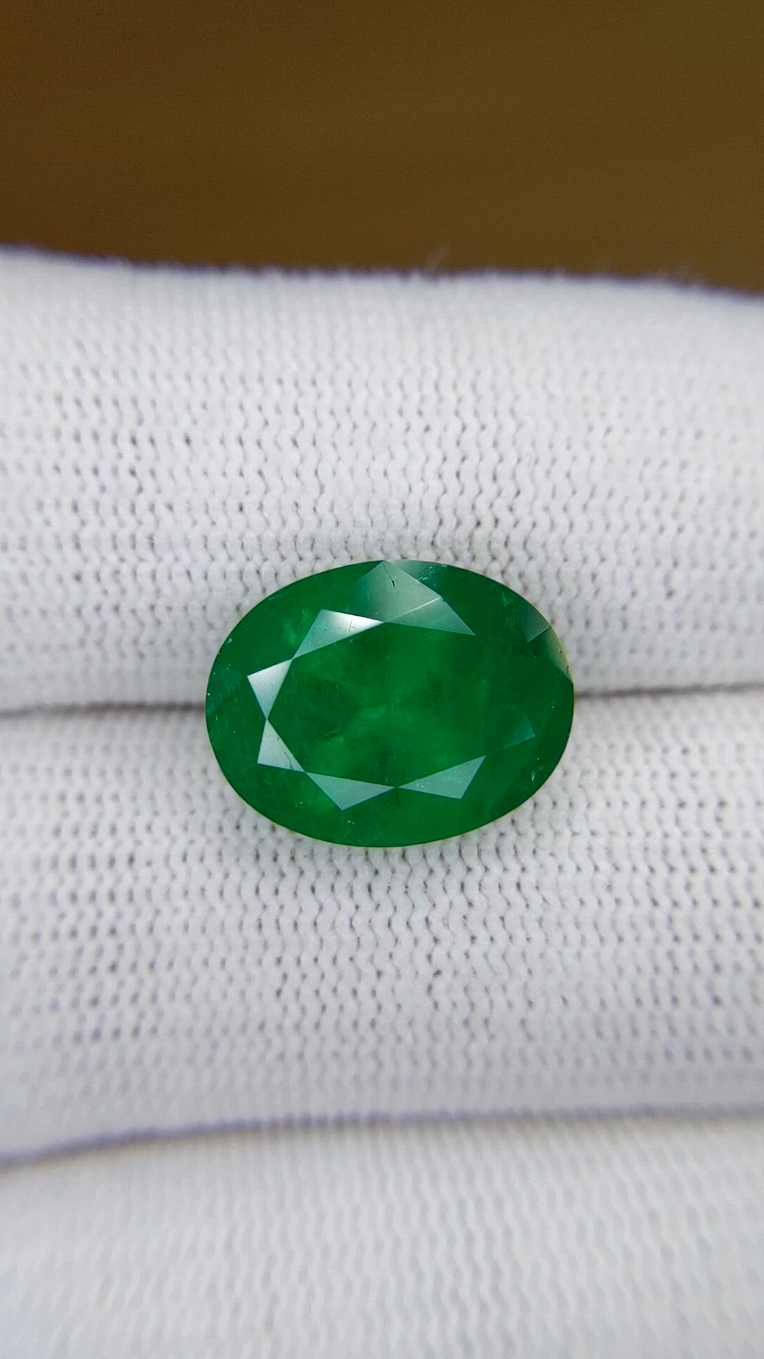 6.40 Ct. Emerald from Colombia - Muzo Size Video