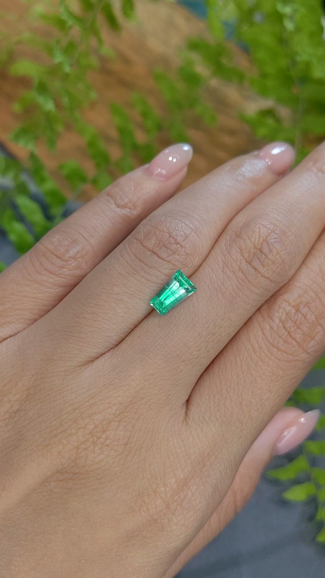 1.15 Ct. Emerald from Russia Size Video